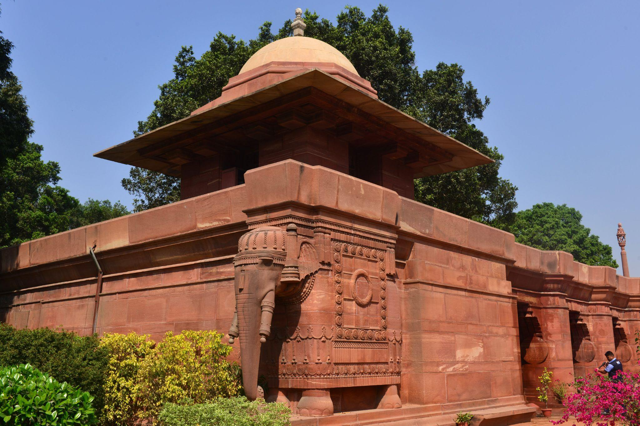 Lutyens's Blend of Pink and Cream