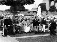 Shri C. Rajagopalachari with the visiting parliamentary delegation from Iraq at the Mughal Gardens of Government House