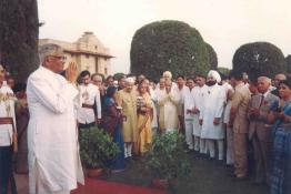 President R. Venkataraman hosting a Reception on the eve of Independence Day at Mughal Gardens, Rashtrapati Bhavan
