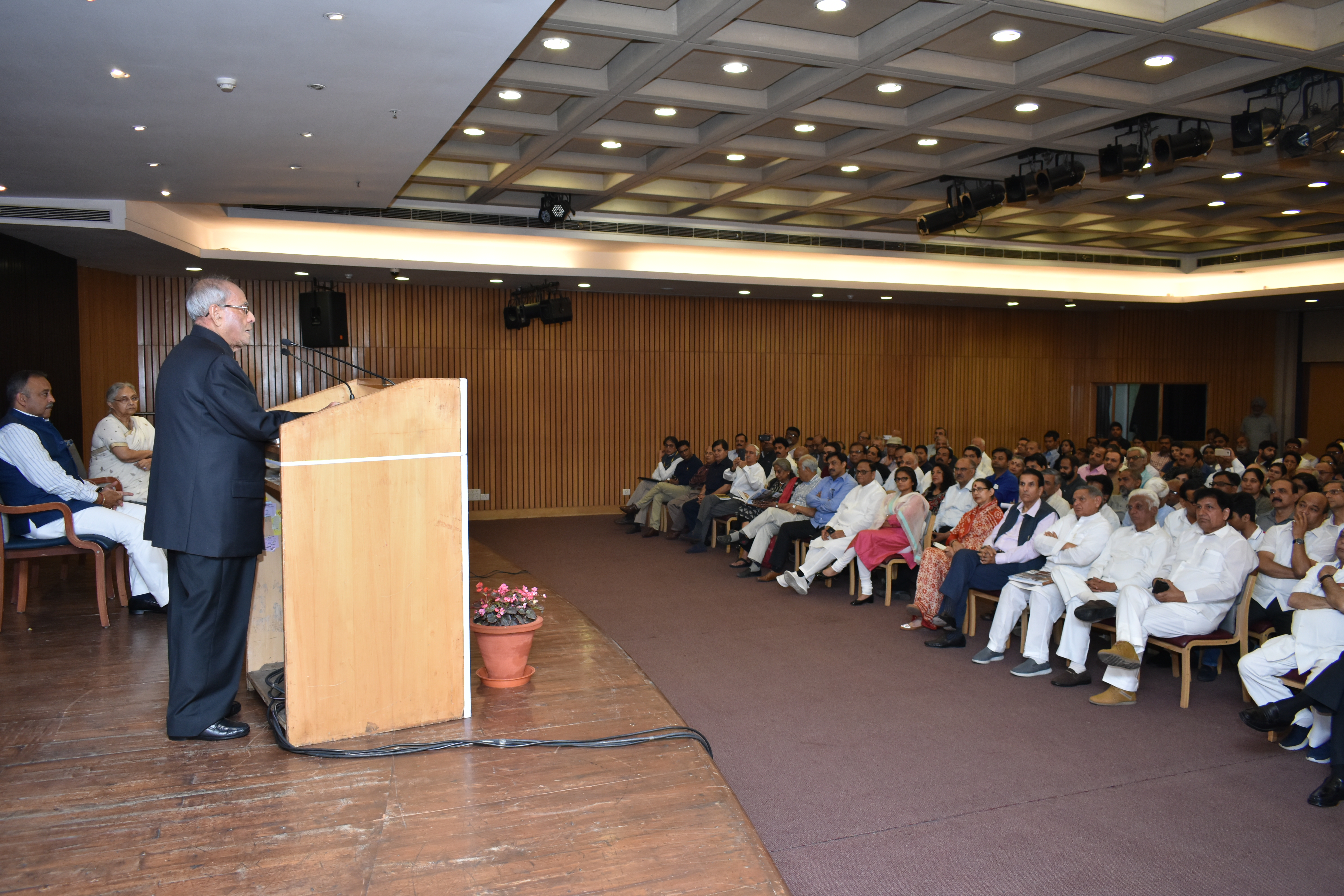 The Former President of India, Shri Pranab Mukherjee at the Launch of Smt. Sheila Dixit's book ‘DILLI MERI DILLI’ in New Delhi on March 24, 2018.