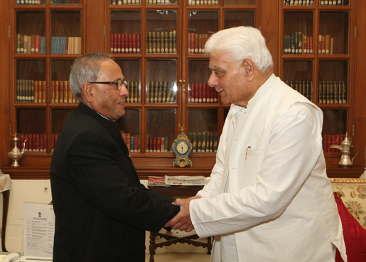 The Governor of Odisha, Shri Murlidhar Chandrakant Bhandare calling on the President of India, Shri Pranab Mukherjee on August 4, 2012.