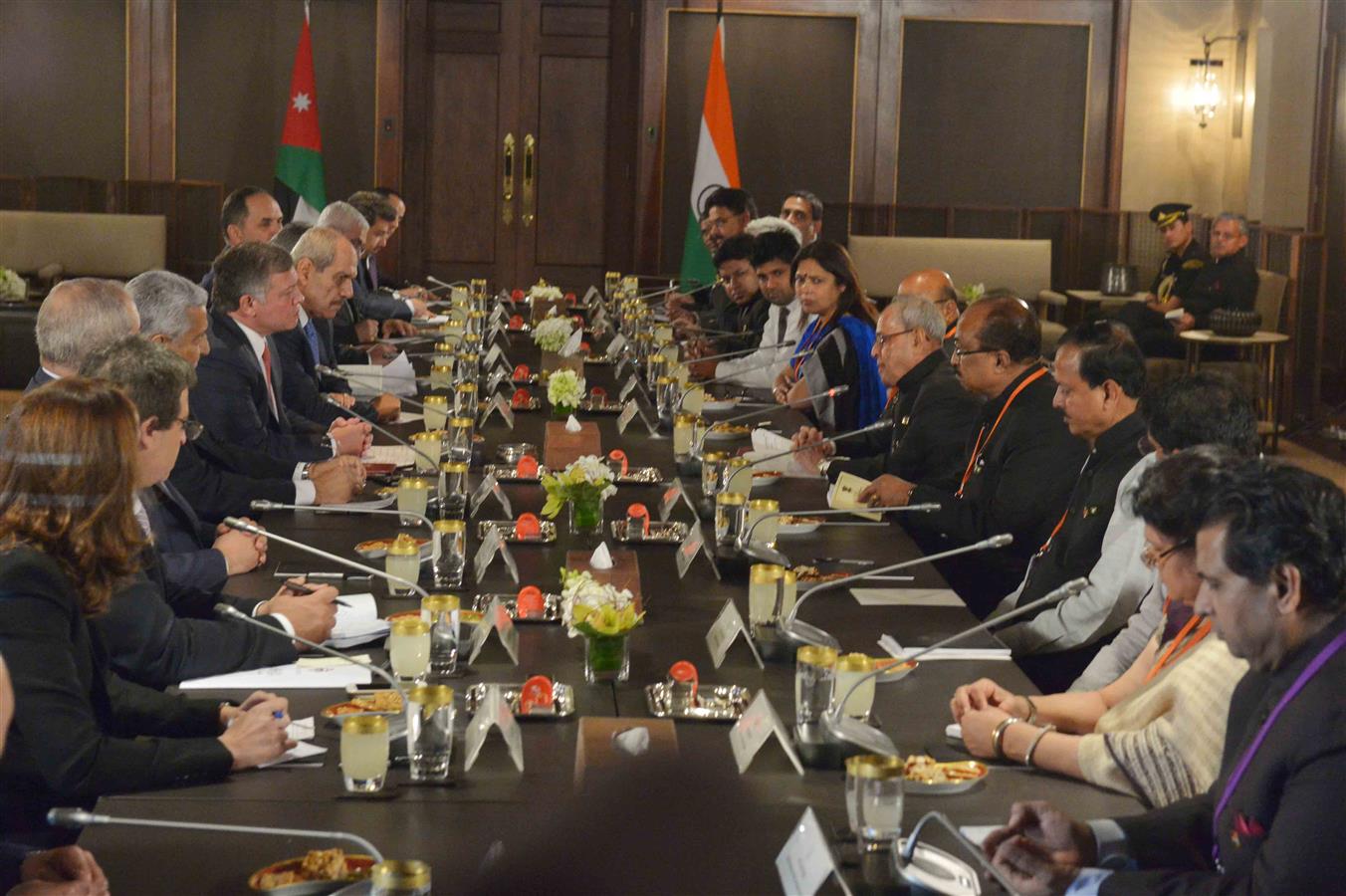The President of India, Shri Pranab Mukherjee at the Delegation Level Talks with His Majesty King Abdullah at Al Husseini Palace in Amman, Jordan on October 10, 2015.