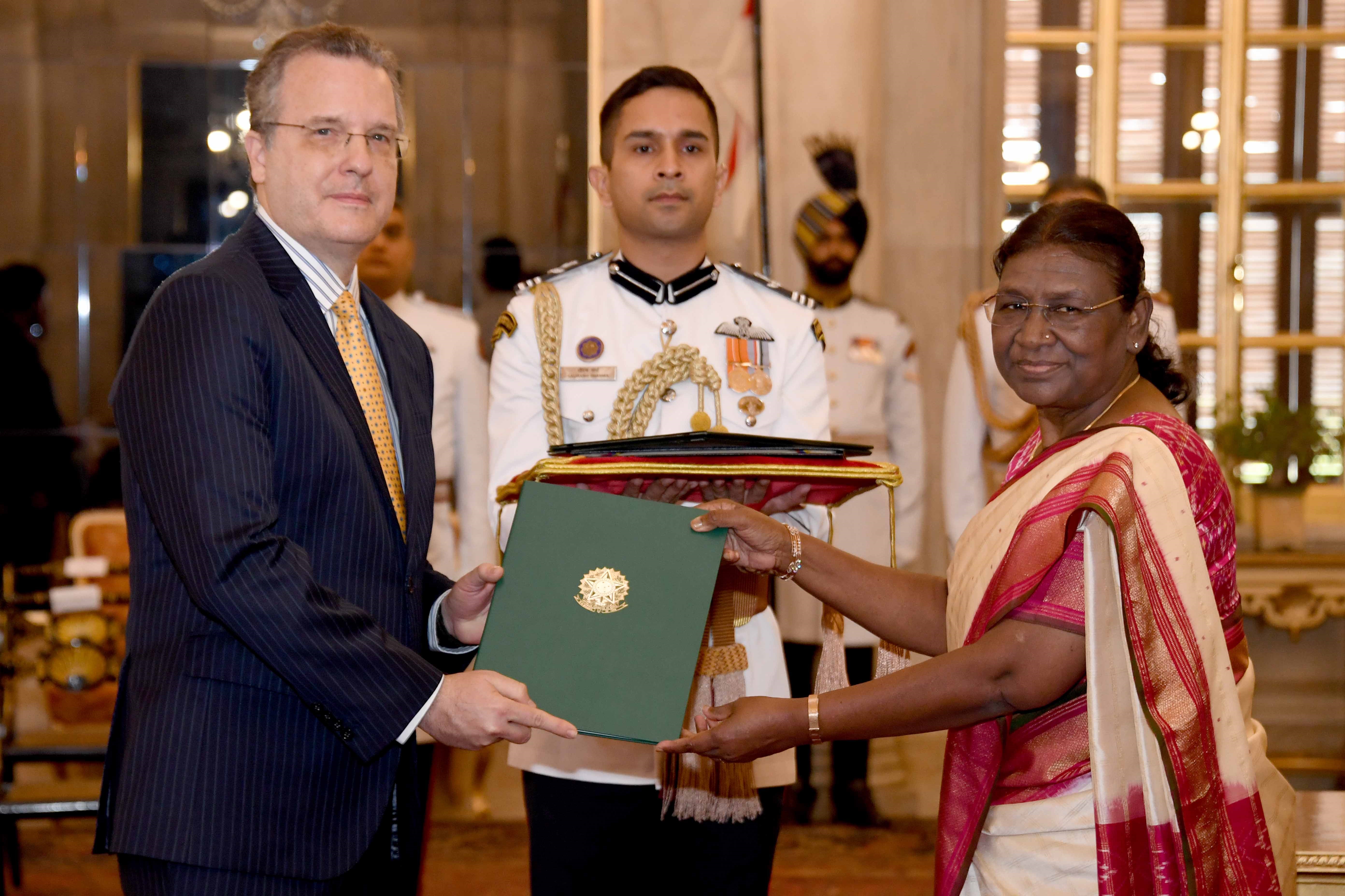 H.E. Mr Kenneth Felix Haczynski da Nobrega, Ambassador of the Federative Republic of Brazil presenting credentials to the President of India, Smt Droupadi Murmu at Rashtrapati Bhavan on August 21, 2023.