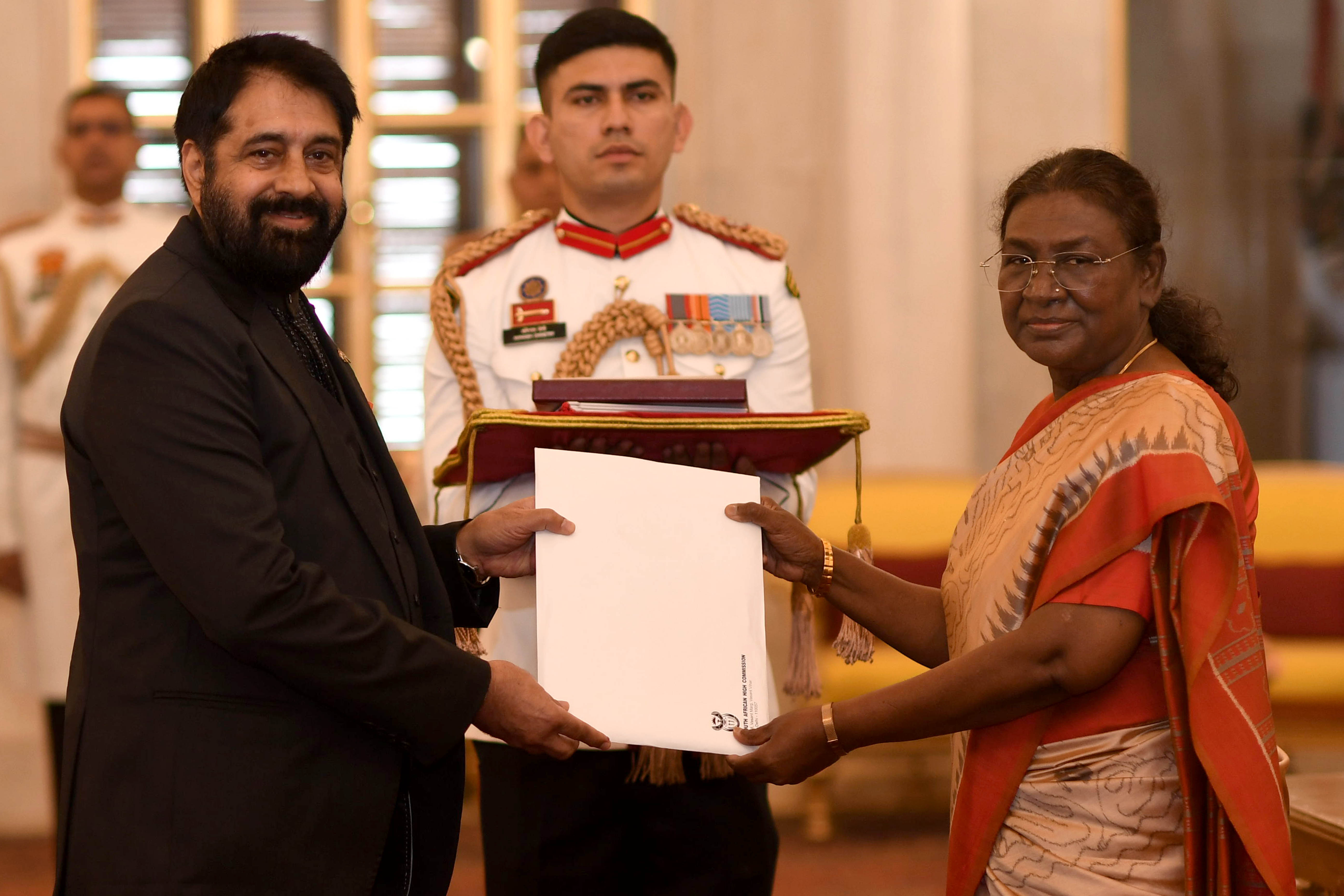 H.E. Prof Anil Sooklal, High Commissioner of the Republic of South Africa presenting credentials to the President of India, Smt Droupadi Murmu at a ceremony held at Rashtrapati Bhavan on November 18, 2024.