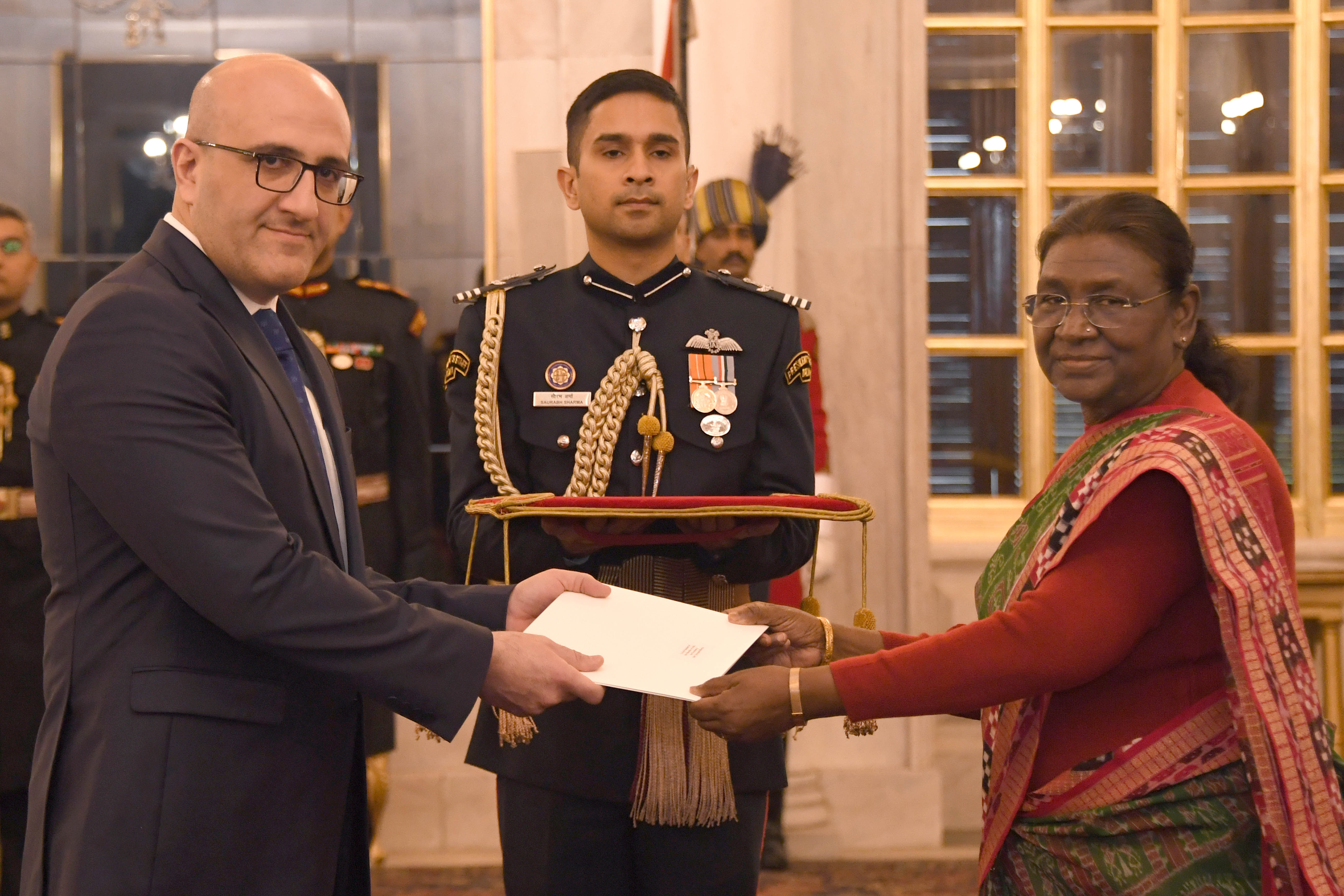 H.E. Mr Elchin Nariman Oglu Huseynli, Ambassador of the Republic of Azerbaijan presenting credentials to the President of India, Smt Droupadi Murmu at Rashtrapati Bhavan on January 5, 2024.