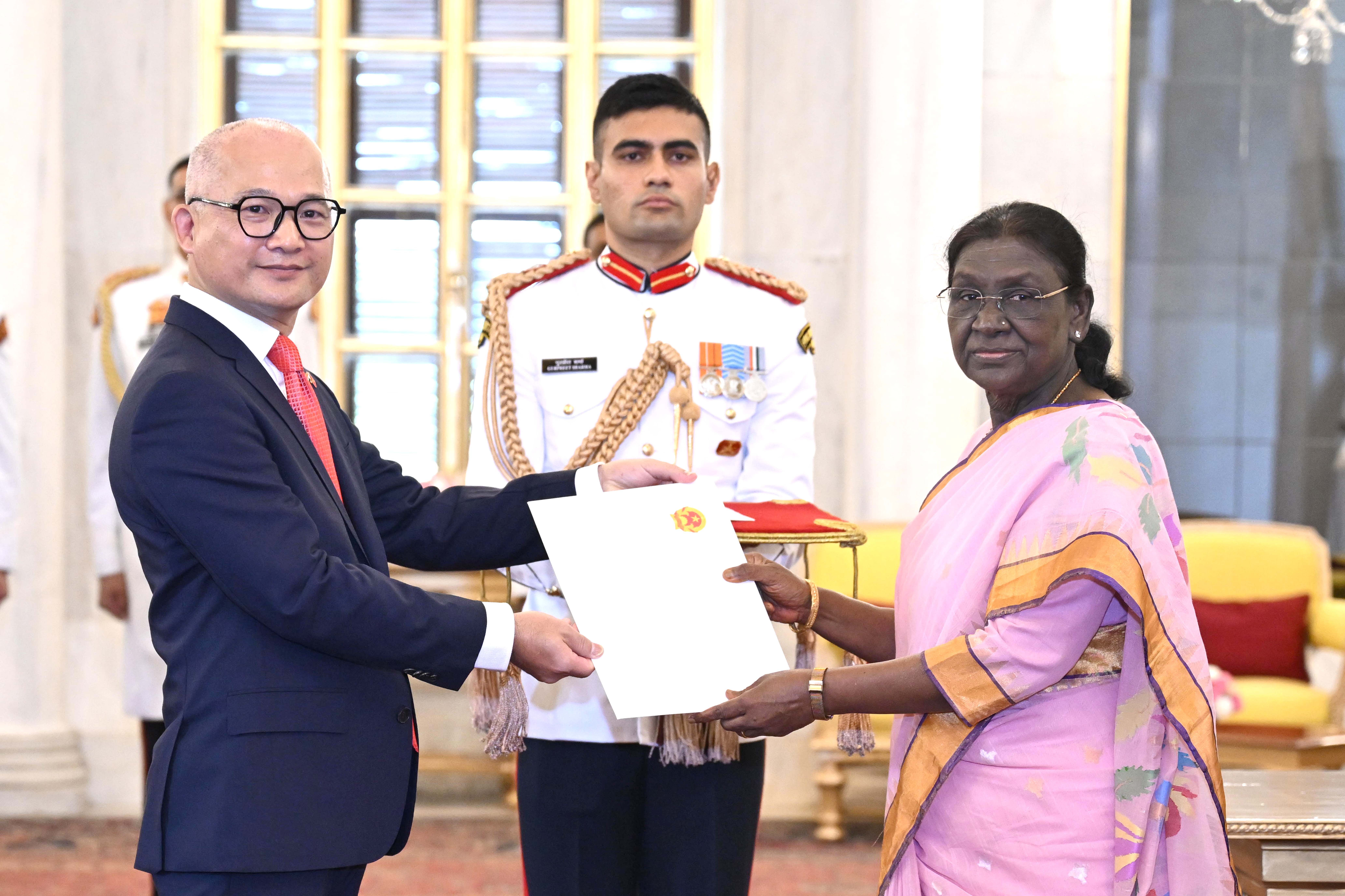  H.E. Mr Trinh Minh Manh, Ambassador of the Socialist Republic of Vietnam presenting credentials to the President of India, Smt Droupadi Murmu at a ceremony held at Rashtrapati Bhavan on September 25, 2026.