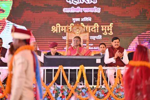 President Droupadi Murmu graces a Mass Wedding Ceremony organised by Shri Bageshwar Jan Seva Samiti at Gadha, Chhatarpur, Madhya Pradesh on 26 Feb 2025