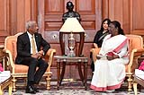 The President of the Republic of Maldives, H.E. Mr Ibrahim Mohamed Solih calling on the President of India at Rashtrapati Bhav. 6_vg55612.
