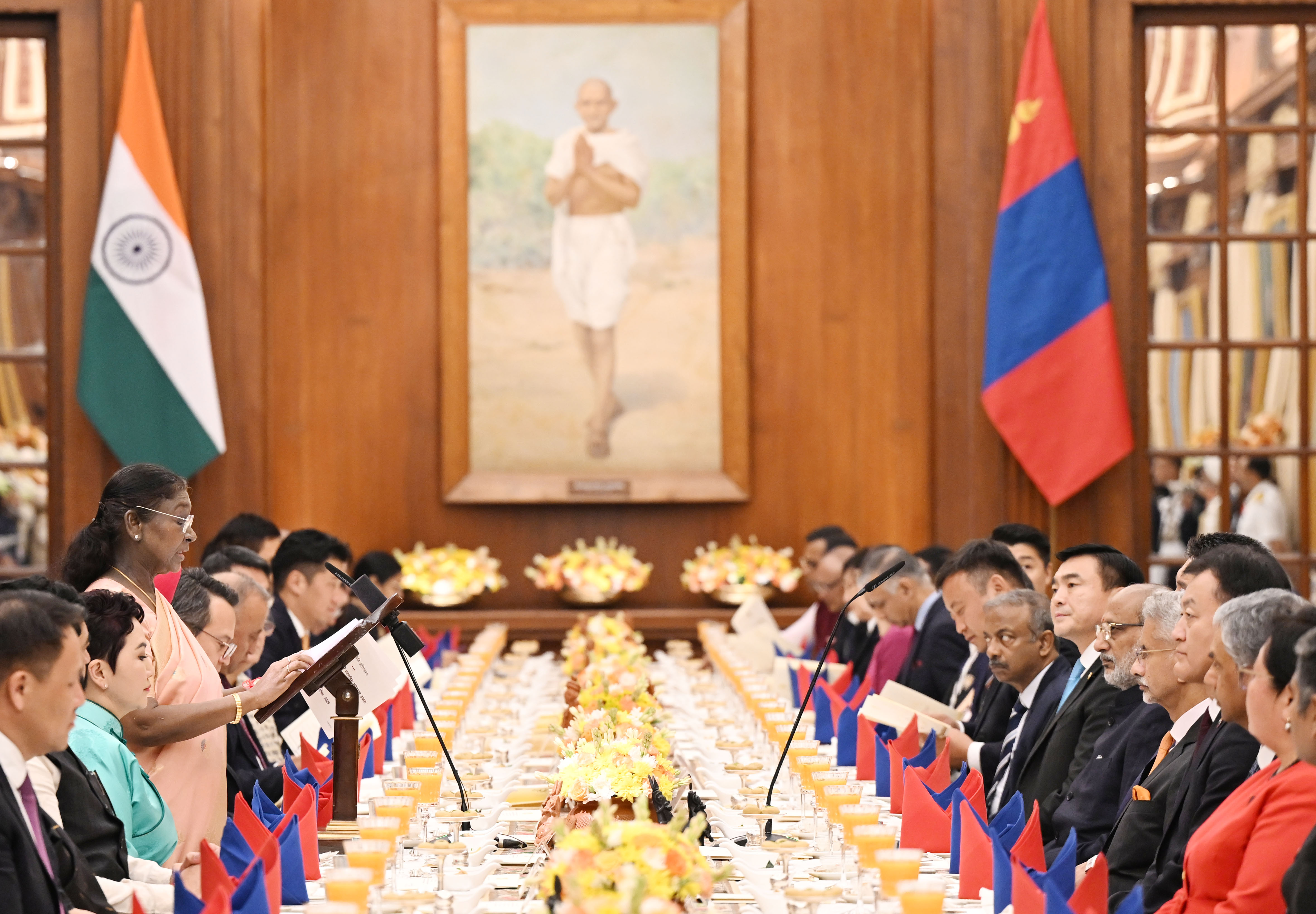 मंगोलिया के राष्ट्रपति, महामहिम खुरेलसुख उखना के सम्मान में आयोजित भोज  में  भारत की राष्ट्रपति श्रीमती द्रौपदी मुर्मु  का अभिभाषण (HINDI)