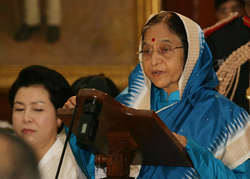 Speech by the President of India, Smt. Pratibha Devisingh Patil, at the Banquet in Honour of the President of the Republic of Korea, H.E. Mr. Lee Myung-bak