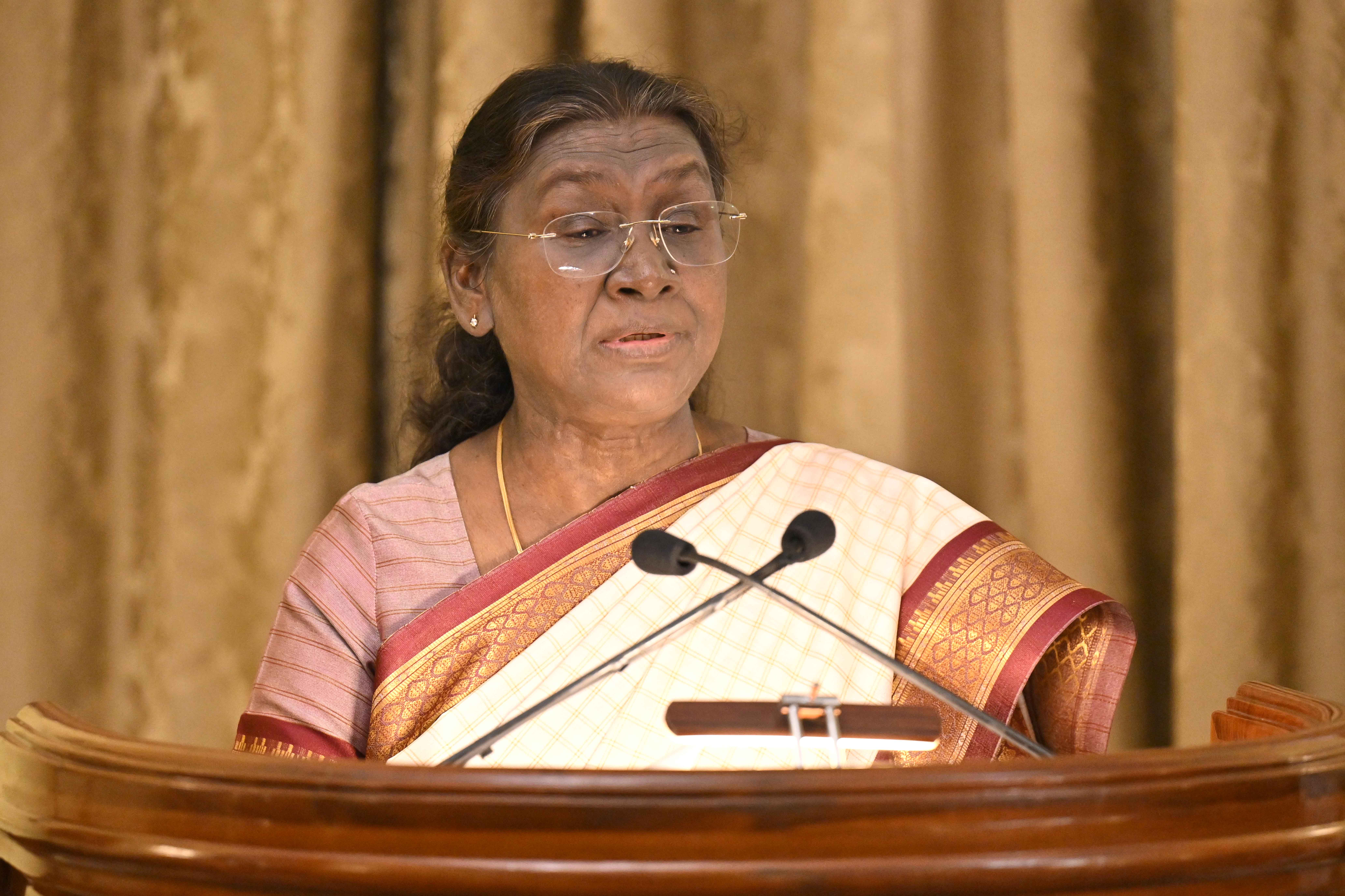 ADDRESS BY THE HON’BLE PRESIDENT OF INDIA SMT. DROUPADI MURMU ON THE OCCASION OF CALL ON BY THE OFFICER TRAINEES OF INDIAN AUDIT AND ACCOUNTS SERVICE, INDIAN RAILWAY