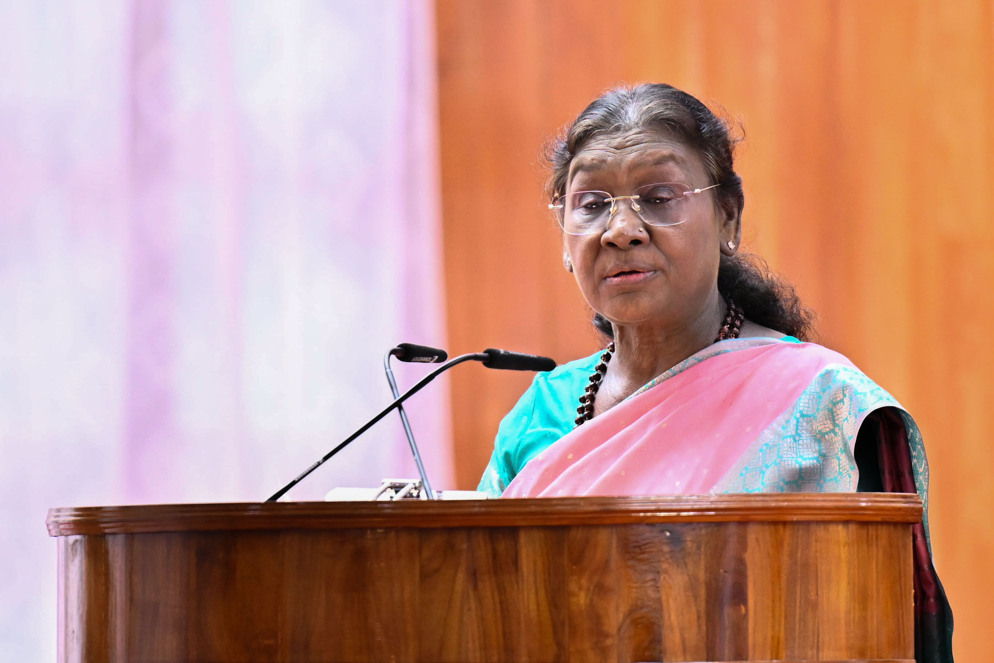 ADDRESS BY THE HON’BLE PRESIDENT OF INDIA  SMT. DROUPADI MURMU  AT UNVEILING CEREMONY OF THE BUST OF LATE SHRI K R  NARAYANAN, FORMER PRESIDENT OF INDIA