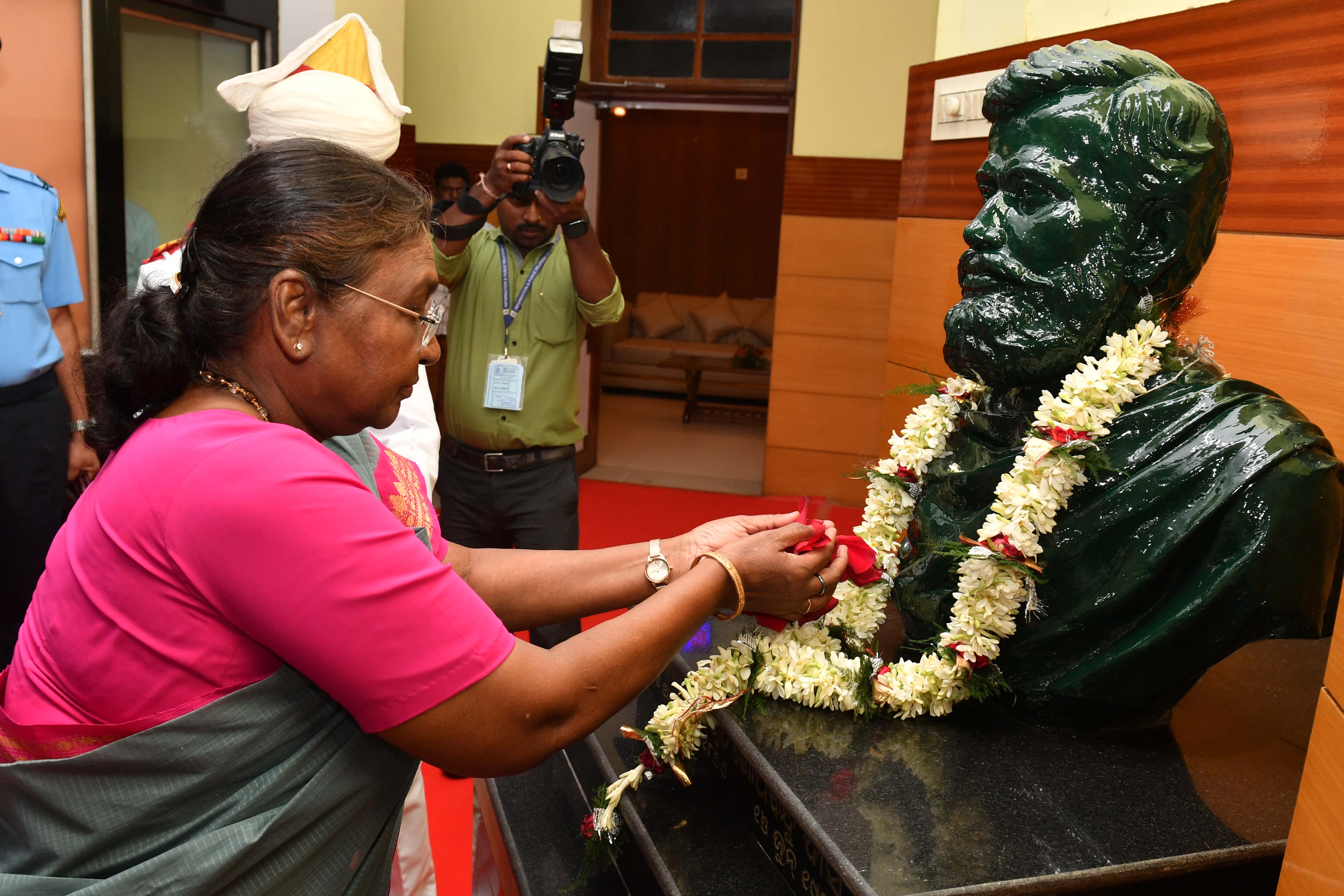 President Droupadi Murmu graces the 96th Death Anniversary of Utkalamani Pandit Gopabandhu Das in Odisha on Jul 6, 2024. President Droupadi Murmu graces the 96th Death Anniversary of Utkalamani Pandit Gopabandhu Das in Odisha on Jul 6, 2024.