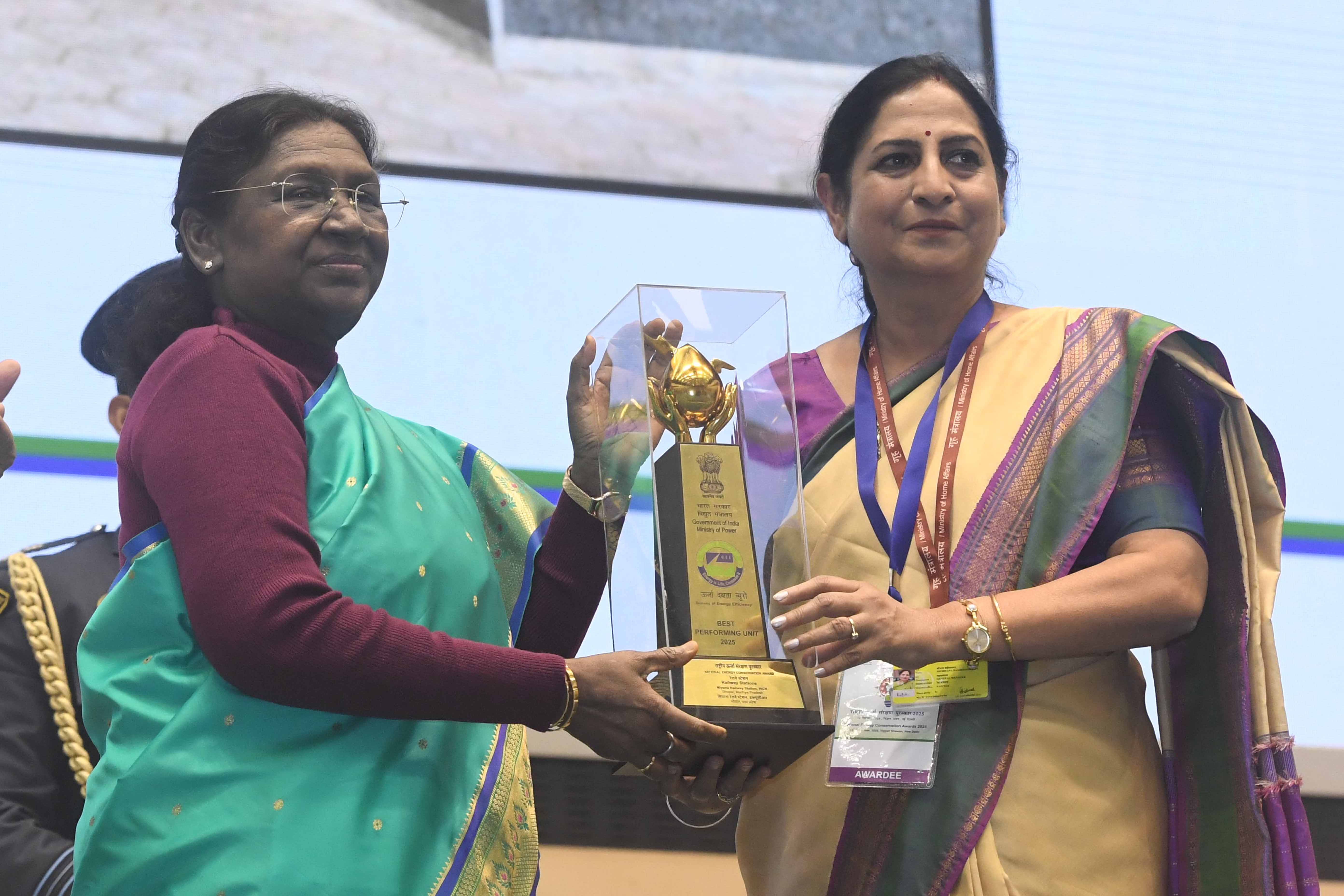 President Droupadi Murmu presents National Energy Conservation Award