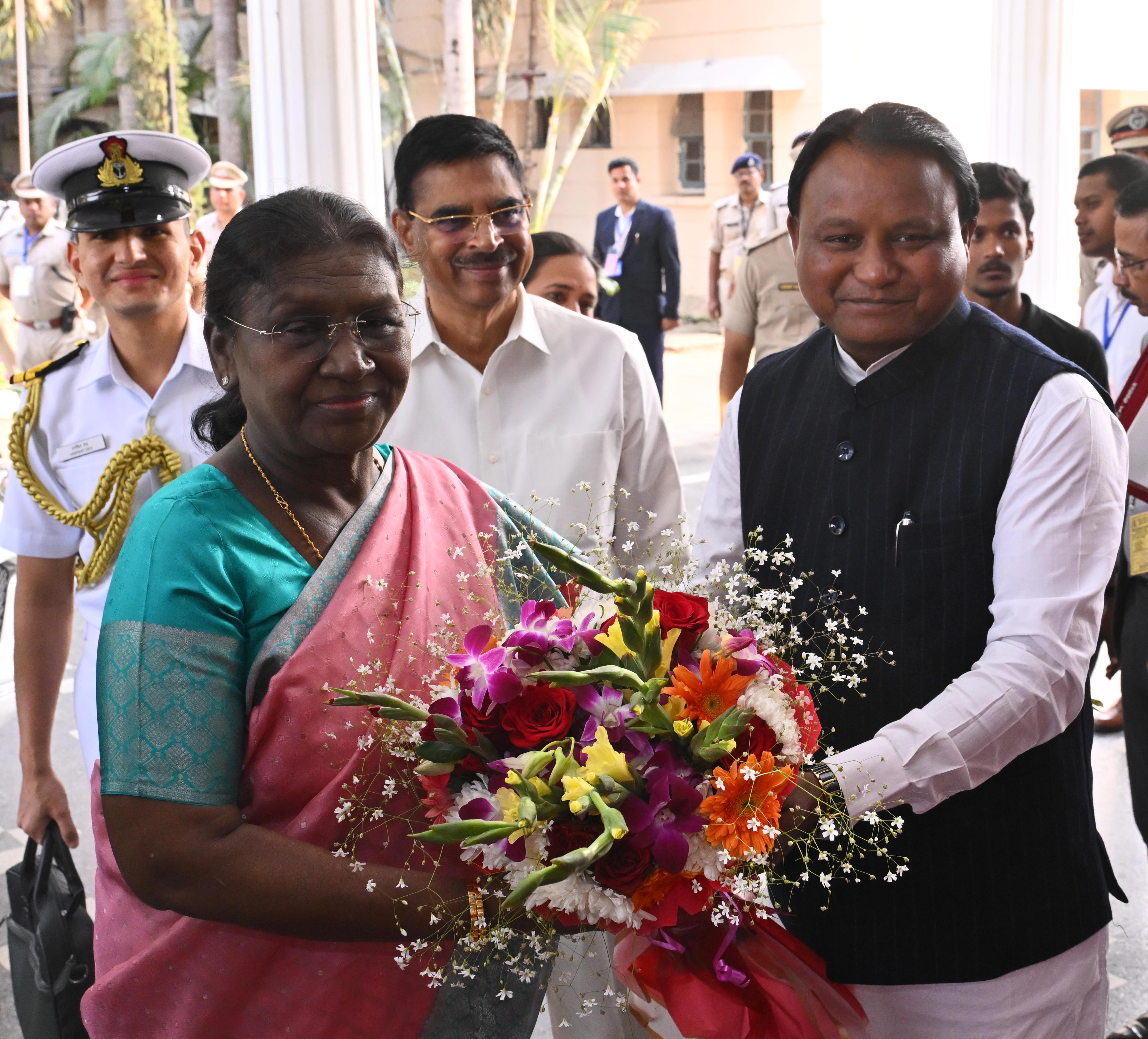 President Droupadi Murmu graces the ‘Black Swan Summit, India’ being organised by the Government of Odisha in collaboration with Global Finance and Technology Network at Bhubaneswar on 6 Feb 2026.