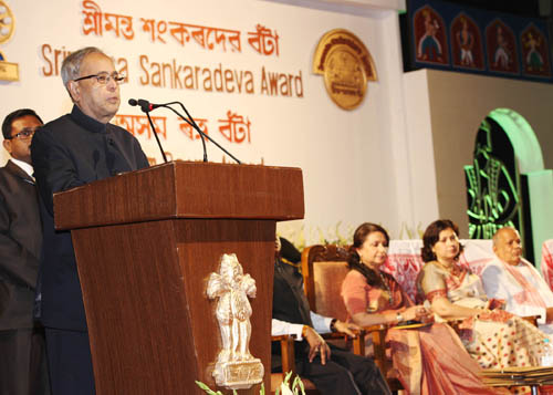 President Of India Presents Asom Ratna Award And Srimanta Shankardeva Award 4