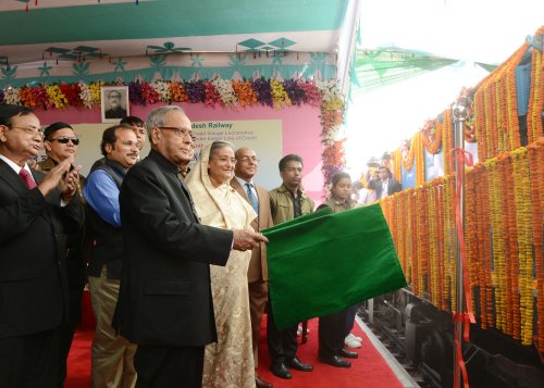 The President of India, Shri Pranab Mukherjee and the Prime Minster of Bangladesh, H.E. Mrs. Sheikh Hasina jointly inaugurating the Broad Gauge Locomotive and Broad Guage Tank Wagon under Line of Credit at Dhaka, Bangladesh on March 4, 2013.. Also seen is