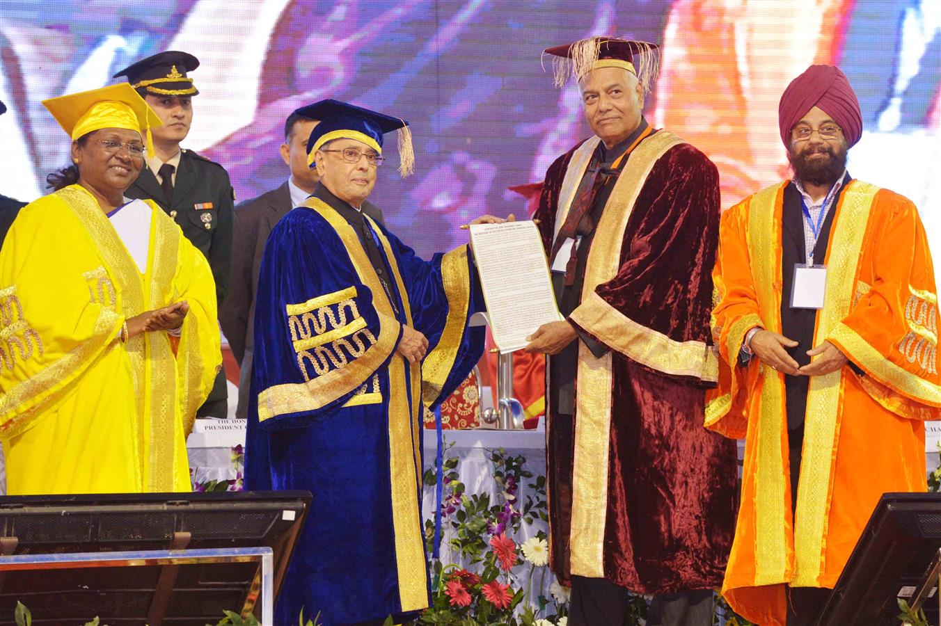 The President of India, Shri Pranab Mukherjee conferring the D.Litt. (Honoris Causa) degree to the Former Union Minister for Finance and External Affairs, Shri Yashwant Sinha at the Seventh Convocation of Vinoba Bhave University at Hazaribagh in Jharkhan 