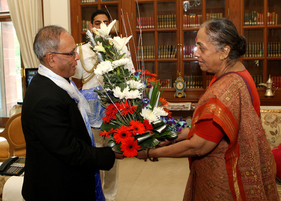 The Governor of Rajasthan, Smt. Margaret Alva calling on the President of India, Shri Pranab Mukherjee at Rashtrapati Bhavan on September 7, 2012.