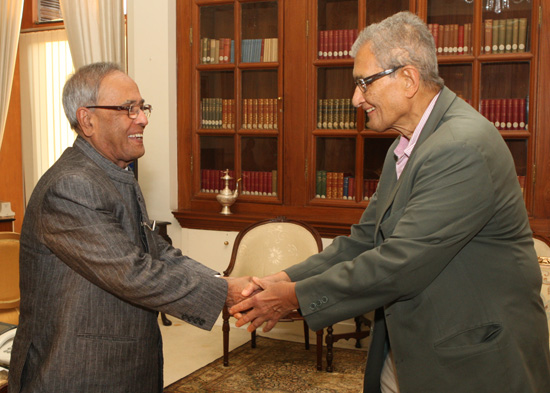The Chancellor of Nalanda University, Prof. Amartya Sen calling on the President of India, Shri Pranab Mukherjee at Rashtrapati Bhavan in New Delhi on October 9, 2012.