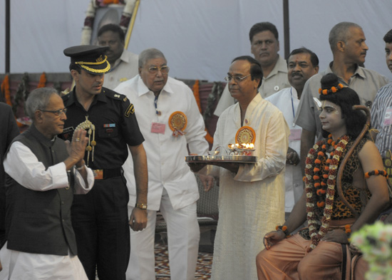 The President of India, Shri Pranab Mukherjee attending Dussehra Celebrations at Dharmic Leela Committee at Subhash Maidan (Parade Ground) in New Delhi on October 24, 2012.