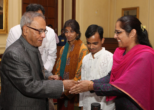 The President of India, Shri Pranab Mukherjee receiving Idu'l Zuha greetings from the people at Rashtrapati Bhavan in New Delhi on October 27, 2012.