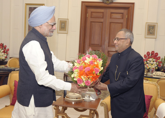 The Prime Minister of India, Dr. Manmohan Singh calling on the President of India, Shri Pranab Mukherjee at Rashtrapati Bhavan in New Delhi on November 14, 2012.