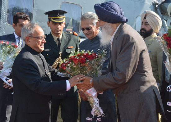The President of India, Shri Pranab Mukherjee being received by the Governor of Punjab, Shri Shivraj V Patil, and the Chief Minister of Punjab, Shri Prakash Singh Badal on his arrival at Ludhiana on November 27, 2012.