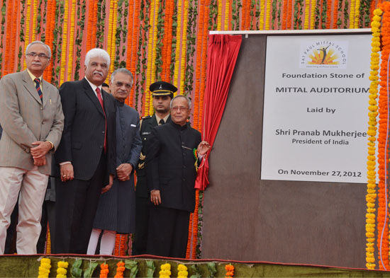 The President of India, Shri Pranab Mukherjee laying the foundation stone of Auditorium of Sat Paul Mittal School at Ludhiana, Punjab on November 27, 2012. Also seen is the Governor of Punjab, Shri Shivraj V Patil.