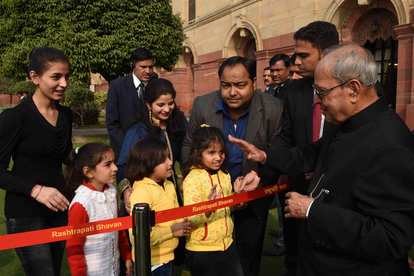 The President of India, Shri Pranab Mukherjee receiving New Year Greetings from people from all walks of life at Rashtrapati Bhavan on January 1, 2017.
