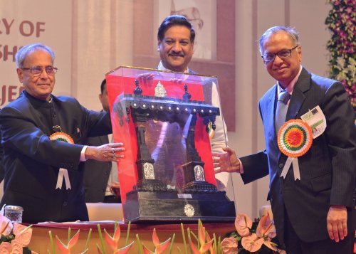 The President of India, Shri Pranab Mukherjee confering the Bharatiya Vidya Bhavan Honorary Membership on those who have rendered outstanding services to the people of our country as well as the world to Shrimati Ila Bhattat the Platinum Jubilee celebrat