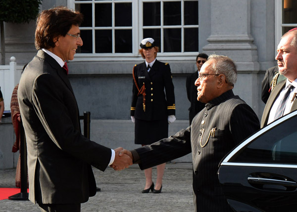 The President of India, Shri Pranab Mukherjee being received by the Prime Minister of Belgium, H.R. Mr. Elio Di Rupo at Egmont Palace at Brussels in Belgium on October 3, 2013.