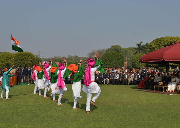 The President of India, Shri Pranab Mukherjee witnessing a performance by artistes who took part in the 65th Republic Day Parade. The President had invited tribal guests, tableaux artists, tractor drivers, NSS volunteers and NCC Cadets who took part in th 