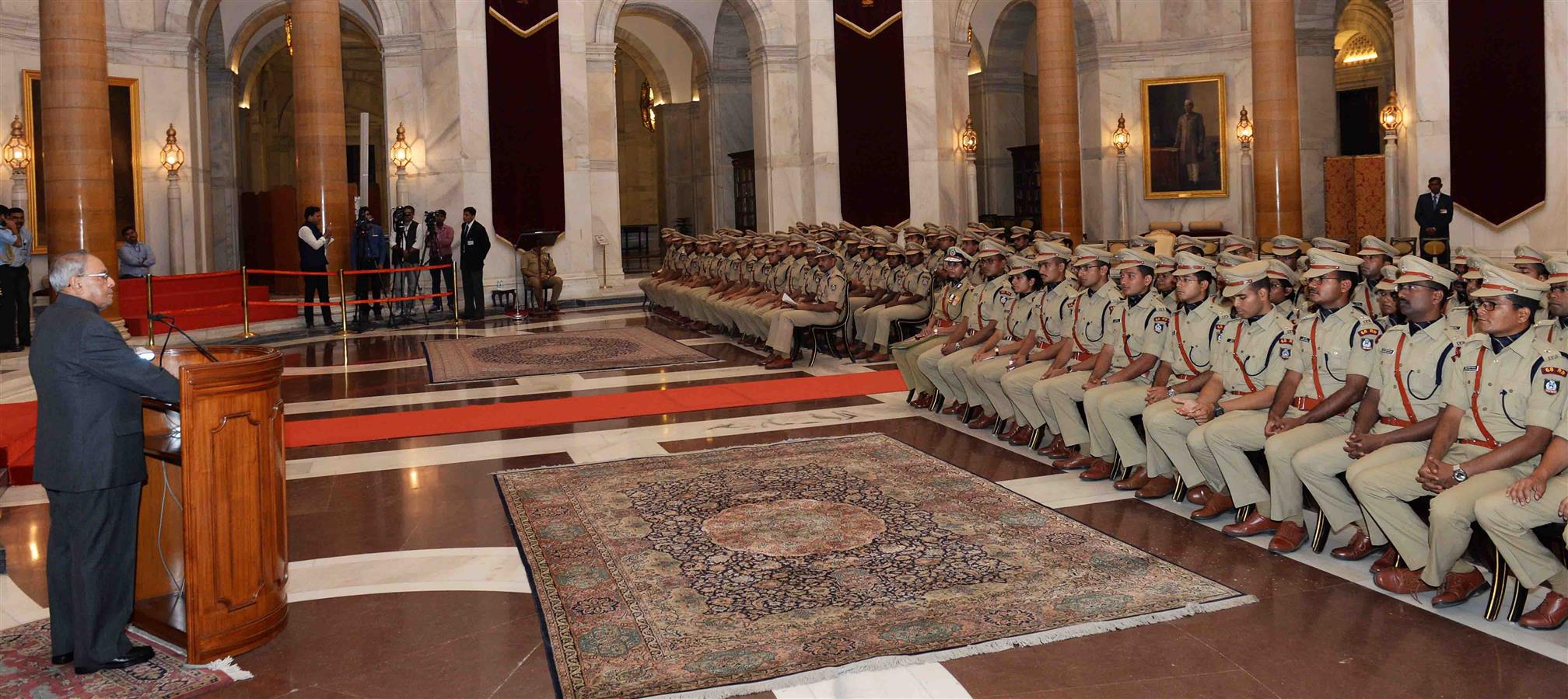 The President of India, Shri Pranab Mukherjee interacting with officer trainees of 68 RR (2015 Batch) of Indian Police Service from Sardar Vallabhbhai Patel National Police Academy, Hyderabad at Rashtrapati Bhavan on November 11, 2016. 