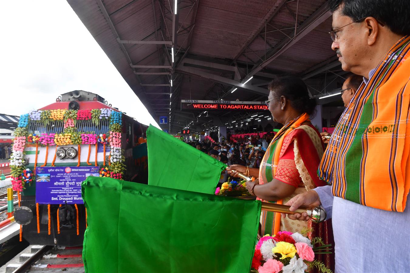 The President of India, Smt. Droupadi Murmu flagging off Agartala-Khongsang Janshatabdi Express and Agartala-Kolkata Express from Agartala Railway Station in Agartala on October 13, 2022.