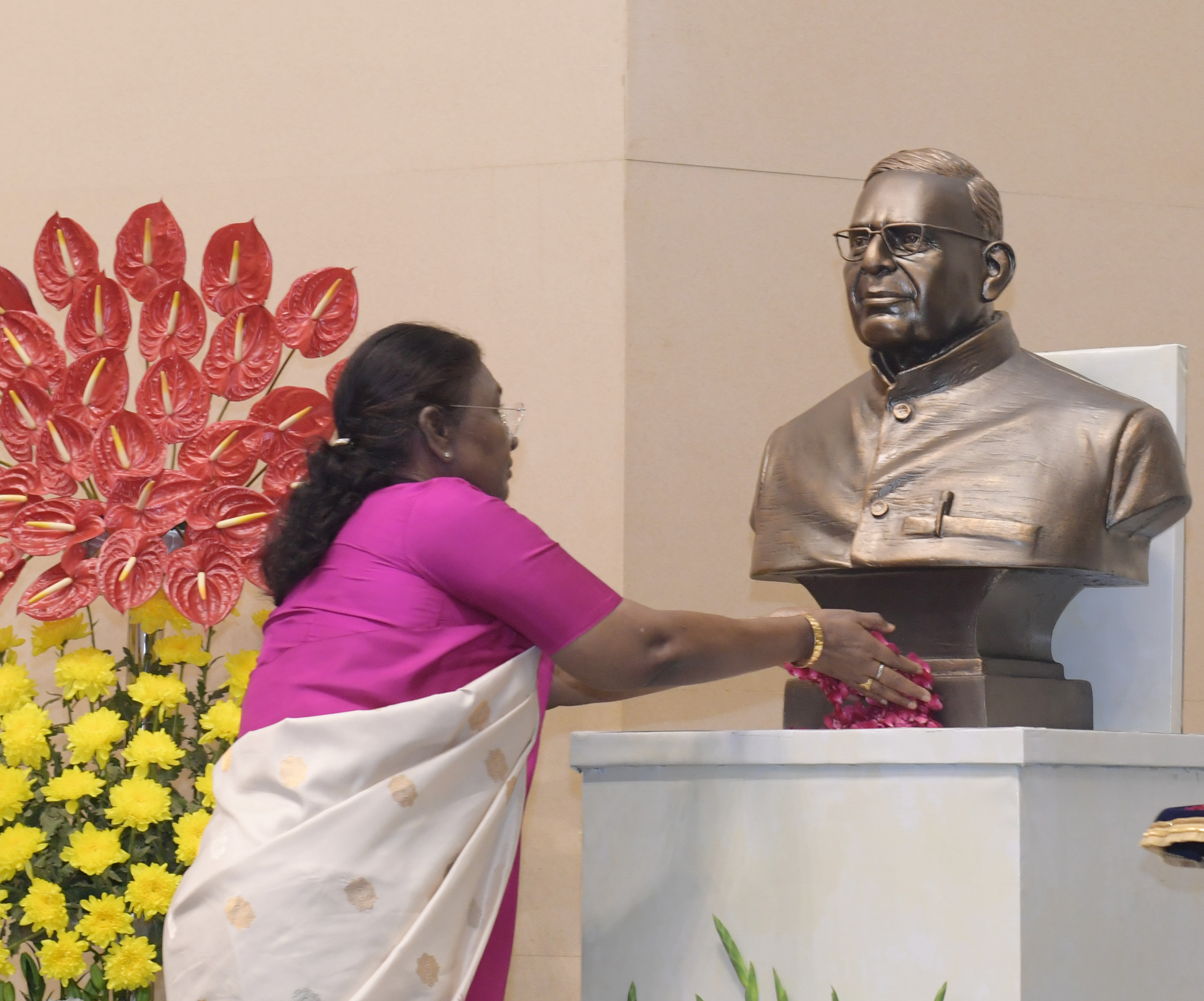 The President of India, Smt. Droupadi Murmu Inaugurated the 125th Birth Anniversary Celebration of Utkal Keshari Dr Harekrushna Mahtab in New Delhi on November 21, 2024.