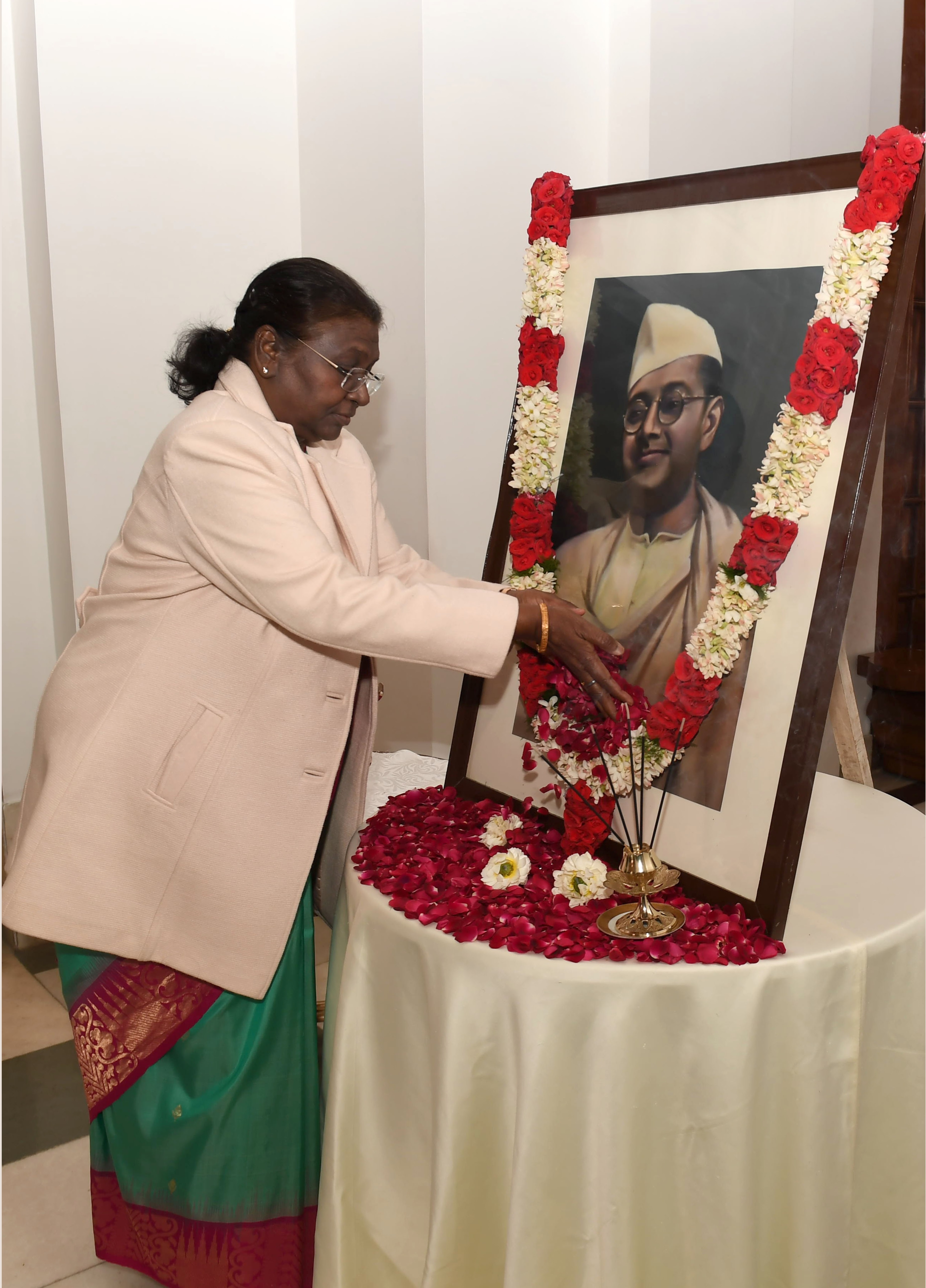 The President of India, Smt Droupadi Murmu paid homage to Netaji Subhas Chandra Bose on his birth anniversary on January 23, 2024.