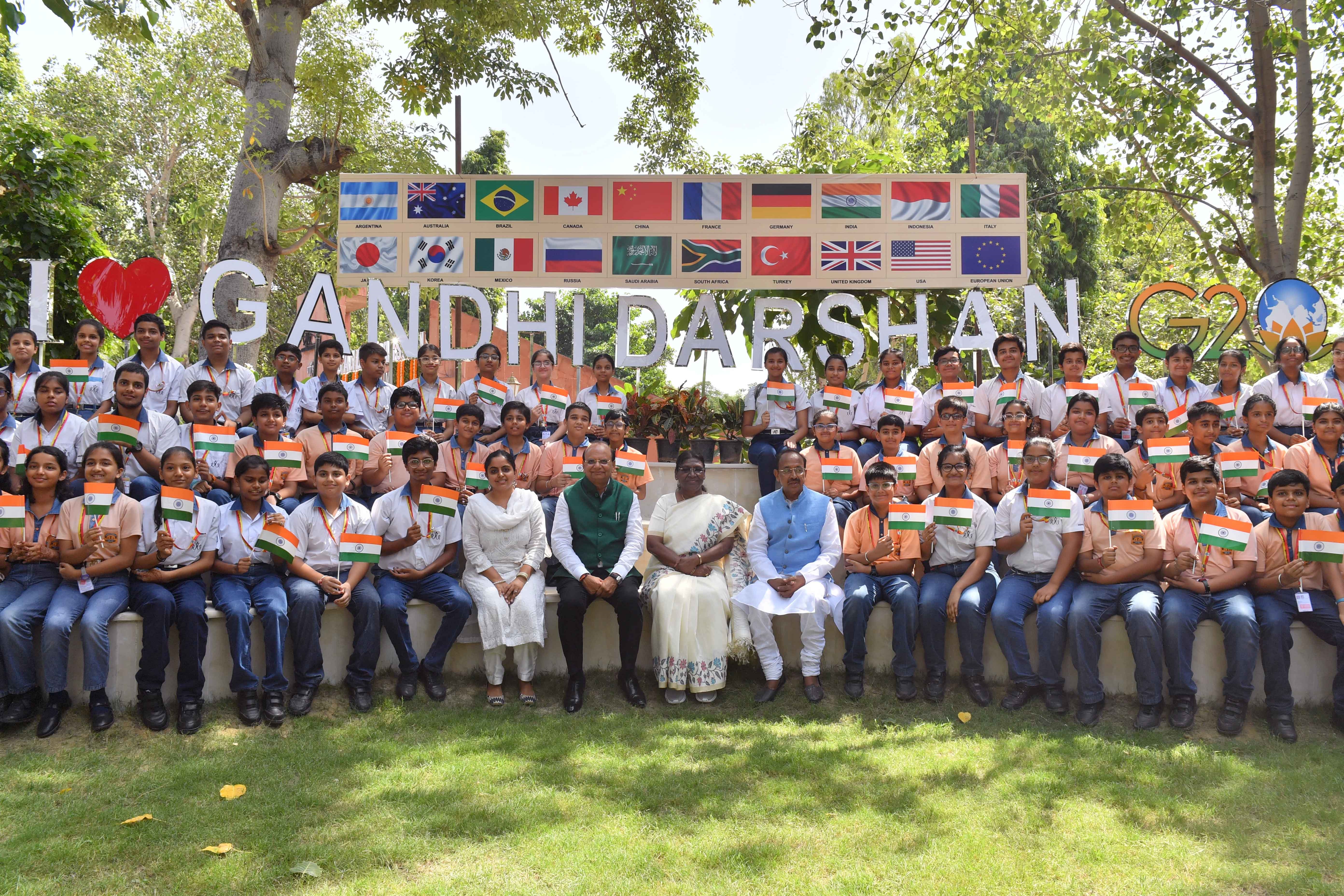  The President of India, Smt Droupadi Murmu  unveiled the 12 feet high statue of Mahatma Gandhi and inaugurated ‘Gandhi Vatika’ at Gandhi Darshan, New Delhi on September 4, 2023.
