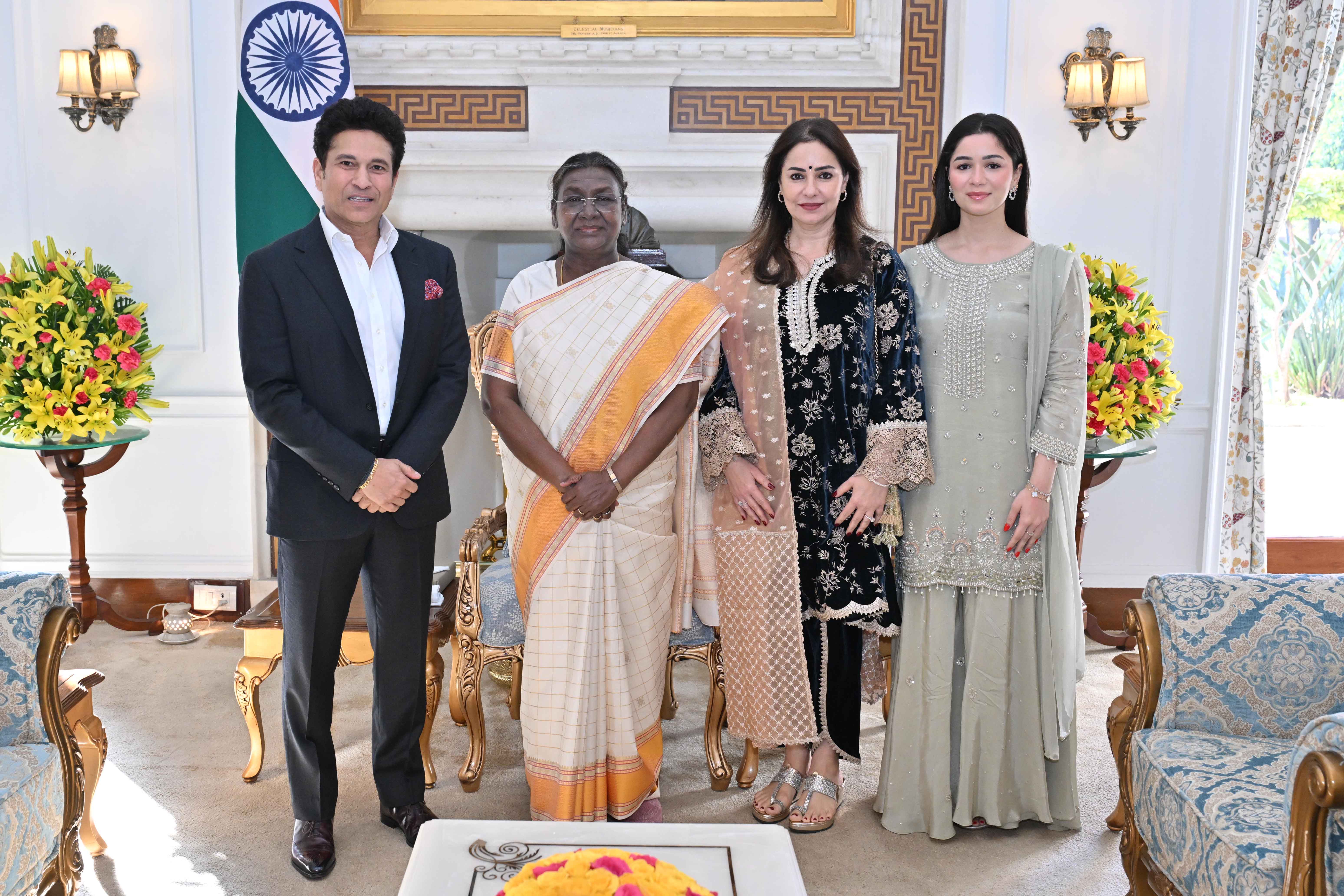 Cricket legend Shri Sachin Tendulkar, along with his family members, called on the President of India, Smt Droupadi Murmu at Rashtrapati Bhavan on February 6, 2025.
