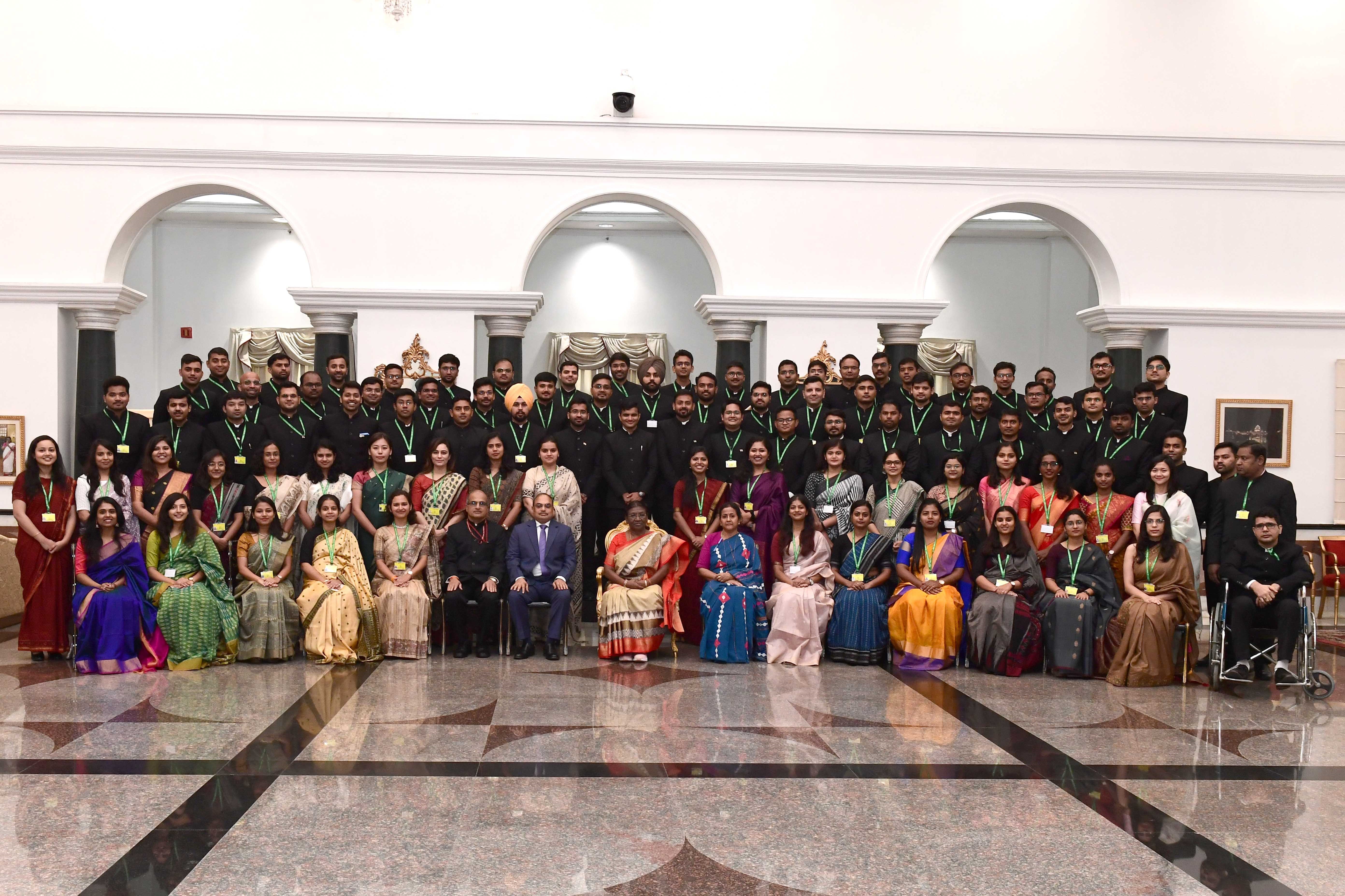 A group of 182 IAS officers of 2021 batch, currently posted as Assistant Secretaries in  various Union Ministries and Departments, called on the President of India, Smt Droupadi Murmu at Rashtrapati Bhavan Cultural Centre on September 25, 2023.