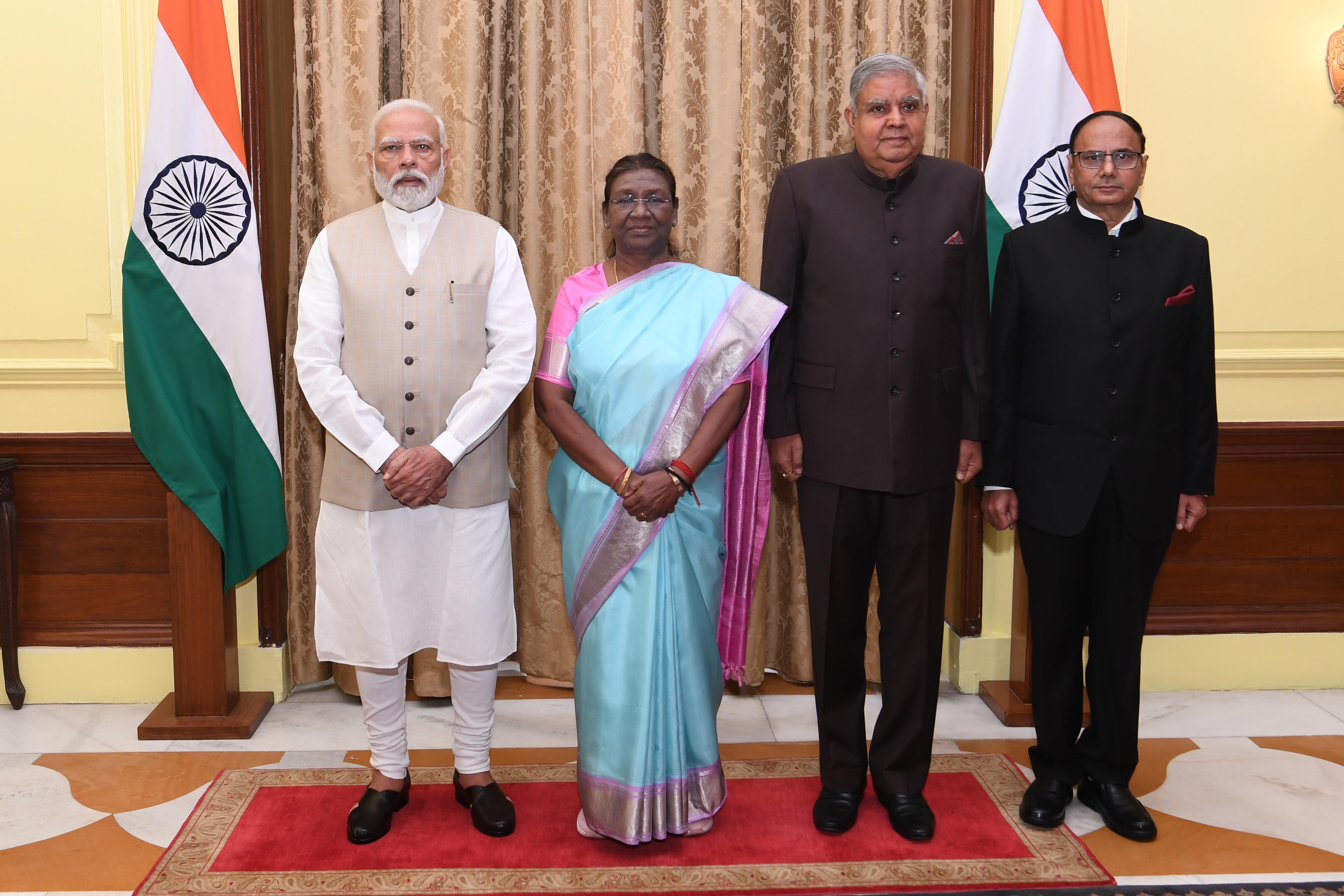 The President of India administered the oath of office to Shri Heeralal Samariya as Chief Information Commissioner in the Central Information Commission at a ceremony held on November 6, 2023 at 1000 hrs at Rashtrapati Bhavan.
