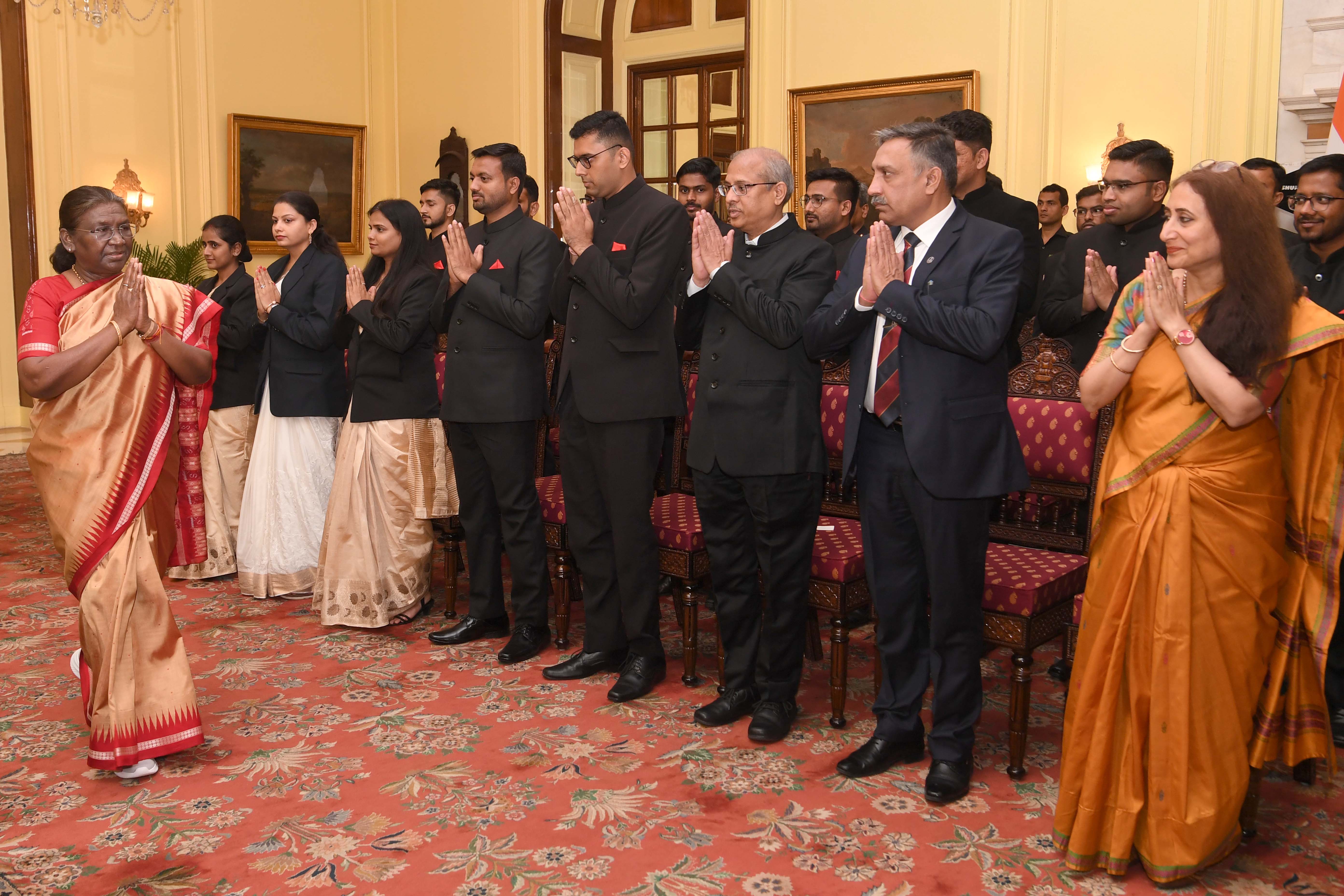 The officers of Indian Naval Material Management Service (2019, 2020 and 2021 batches) and Indian Naval Armament Service (2023 batch) called on the President of India, Smt Droupadi Murmu at Rashtrapati Bhavan on March 7, 2024.