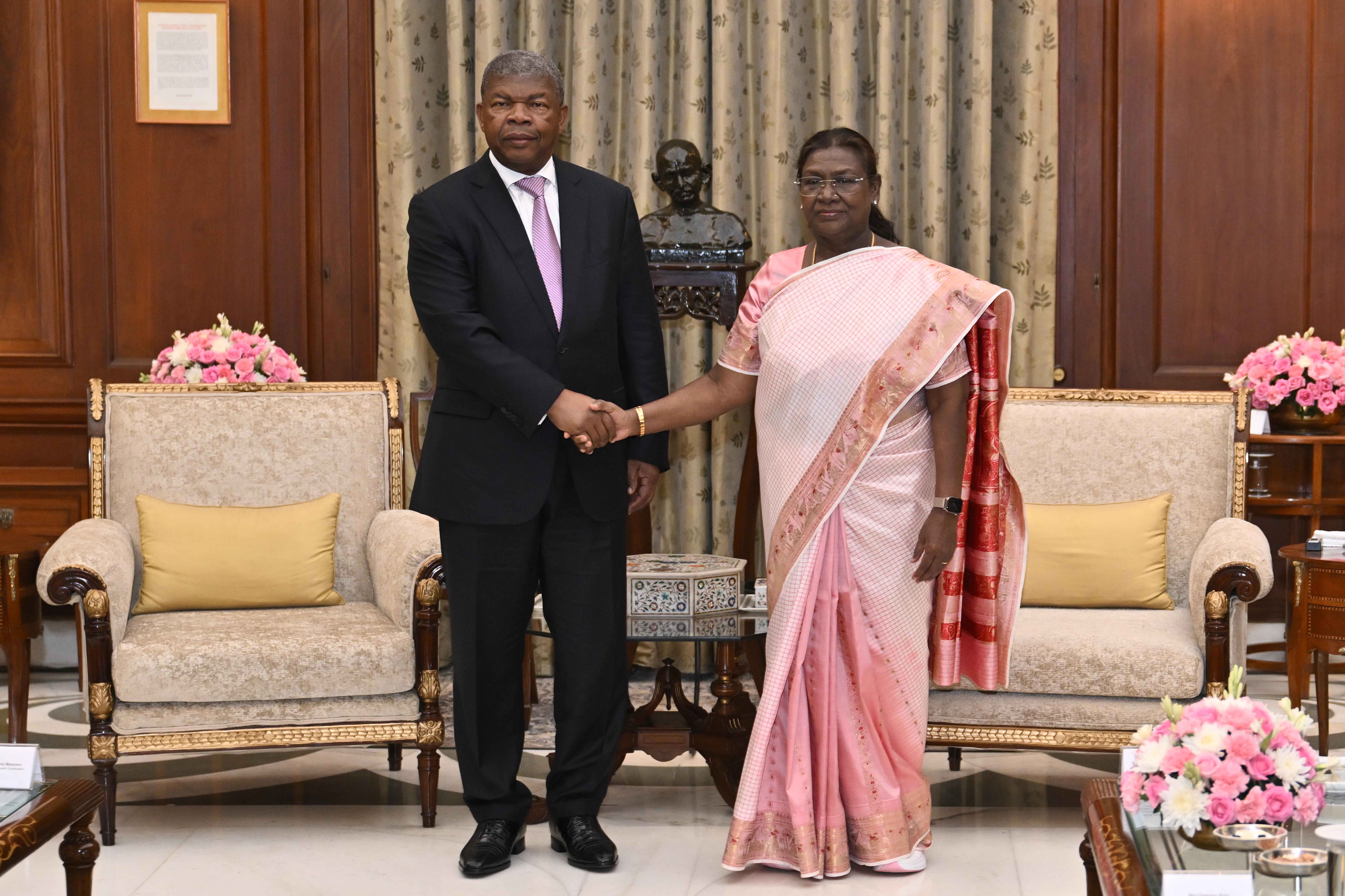 The President of India, Smt Droupadi Murmu received H.E. Mr Joao Manuel Goncalves Lourenco, President of the Republic of Angola at Rashtrapati Bhavan on May 3, 2025.