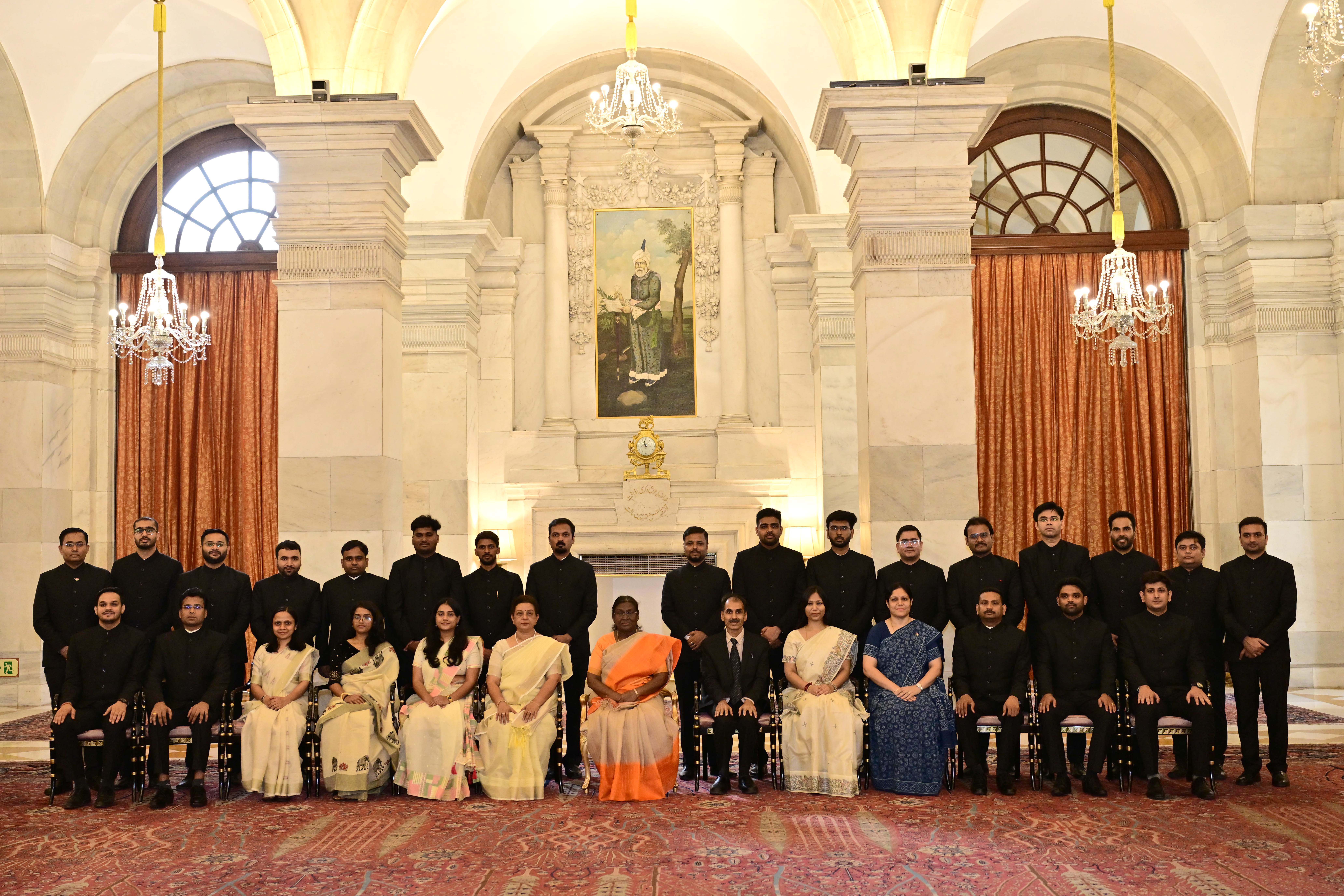 The probationers of the Central Labour Service called on the President of India, Smt Droupadi Murmu at Rashtrapati Bhavan on June 18, 2025.