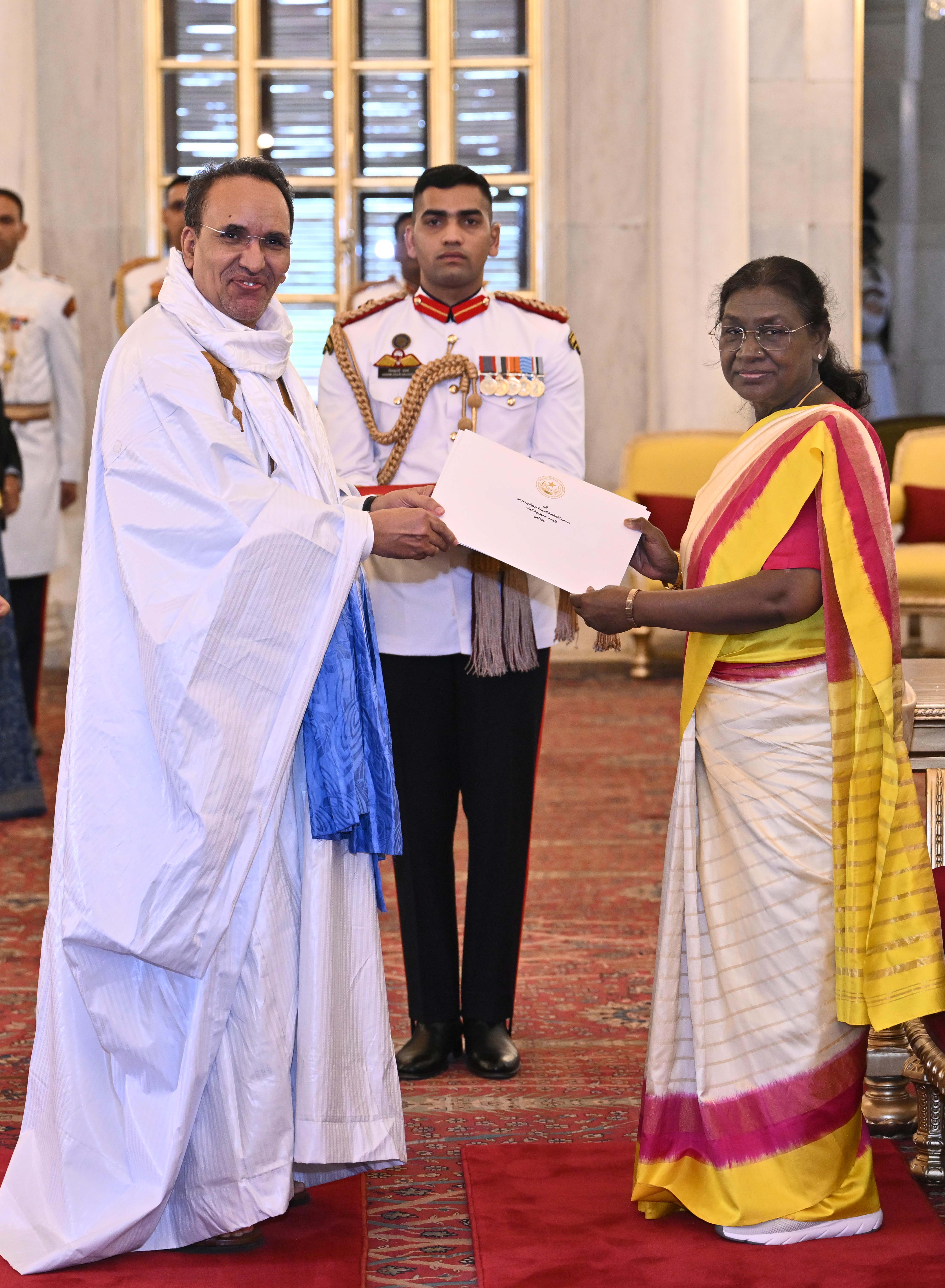 H.E. Mr Ahmedou Sidi Mohamed, Ambassador of the Islamic Republic of Mauritania presenting credentials to the President of India, Smt Droupadi Murmu at a ceremony held at Rashtrapati Bhavan on October 3, 2025.