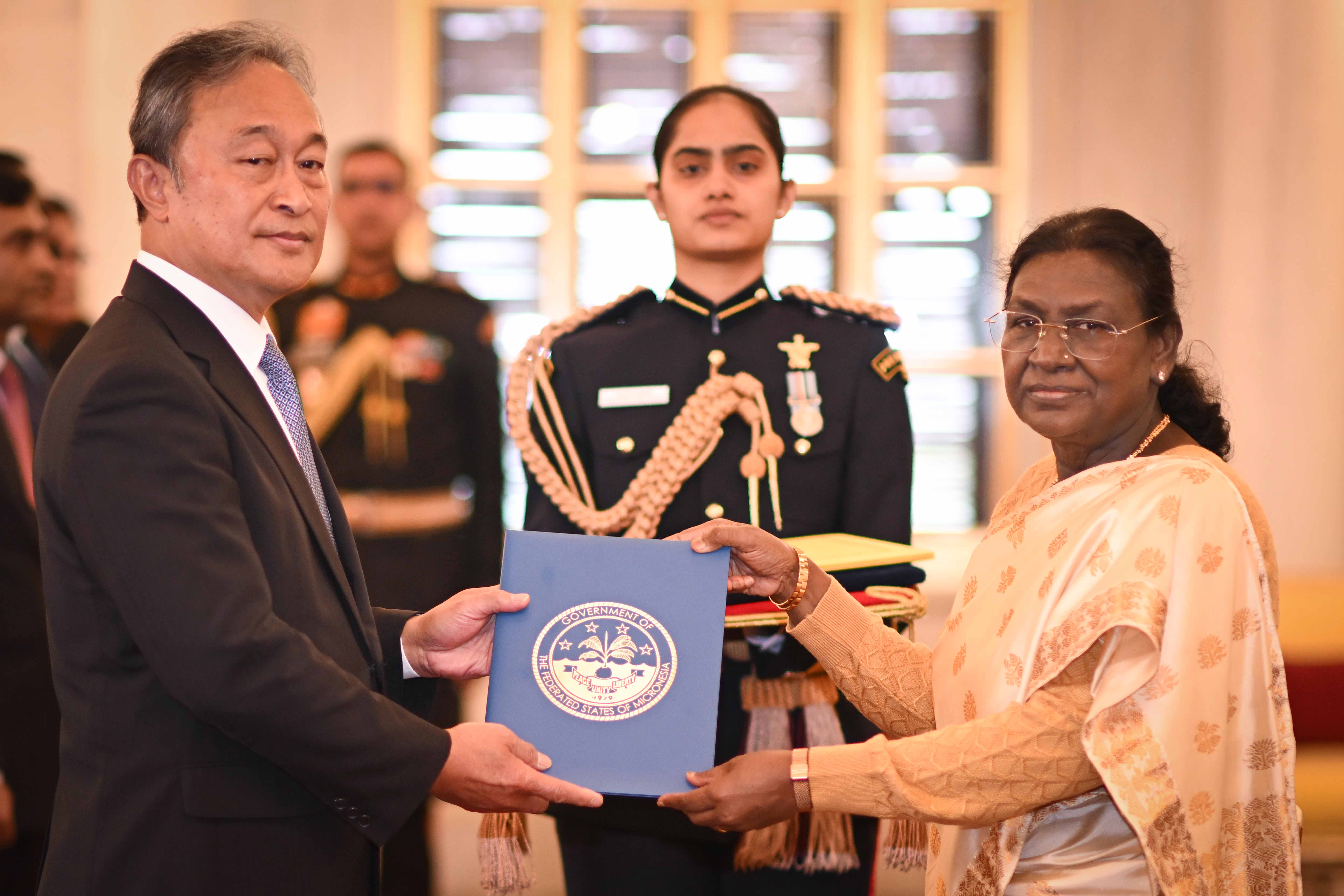 H.E. Mr John Fritz, Ambassador of the Federated States of Micronesia presenting credentials to the President of India, Smt Droupadi Murmu at a ceremony held at Rashtrapati Bhavan on December 15, 2025.