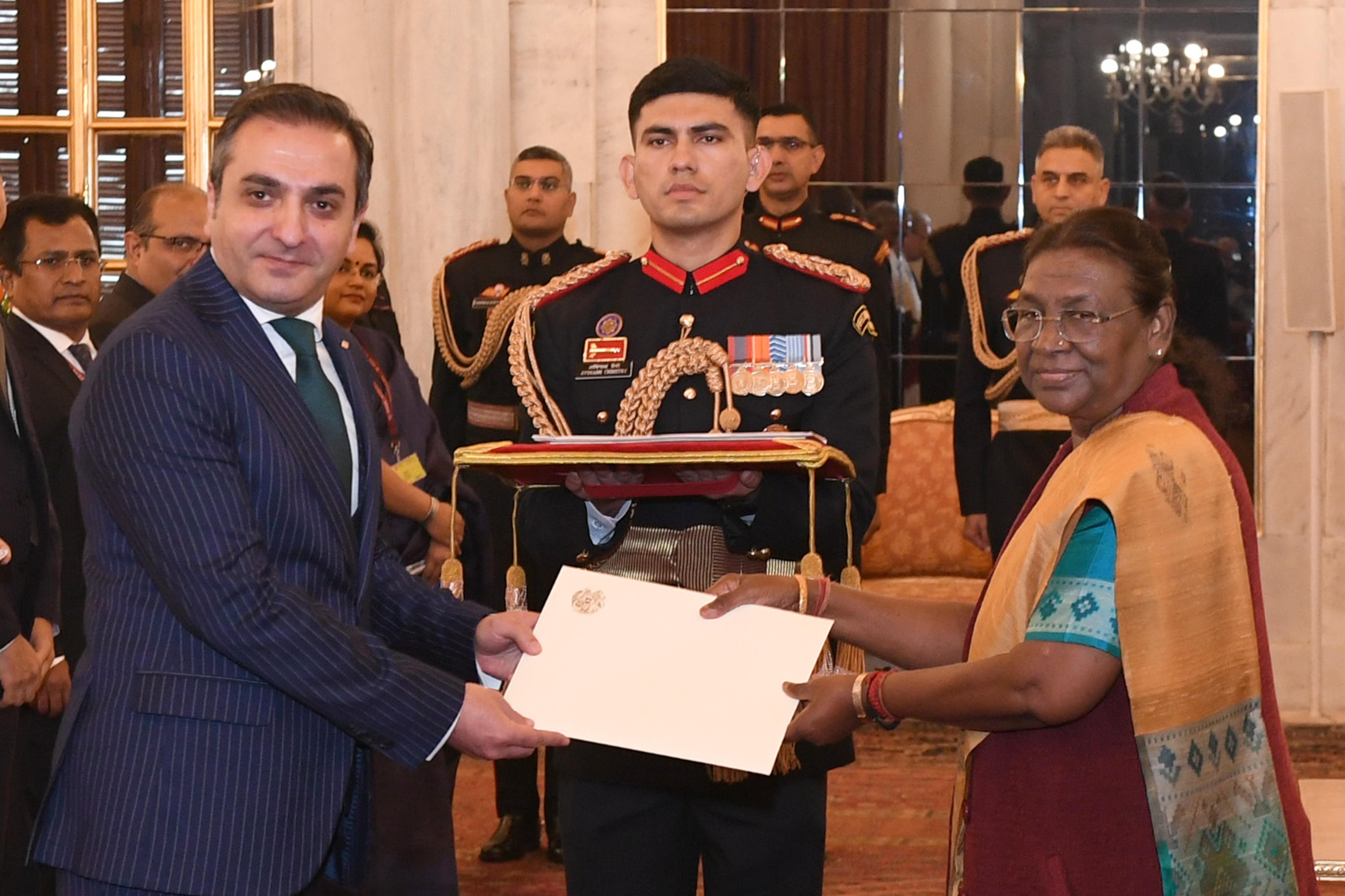 H.E. Mr Vahagn Afyan, Ambassador of the Republic of Armenia presenting credentials to the President of India, Smt Droupadi Murmu at Rashtrapati Bhavan on November 28, 2023.