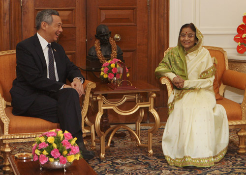 The Prime Minister of the Republic of Singapore, H.E. Mr. Lee Hsien Loong calling-on the President of India, Smt. Pratibha Devisingh Patil at Rashtrapati Bhavan in New Delhi on July 11, 2012.
