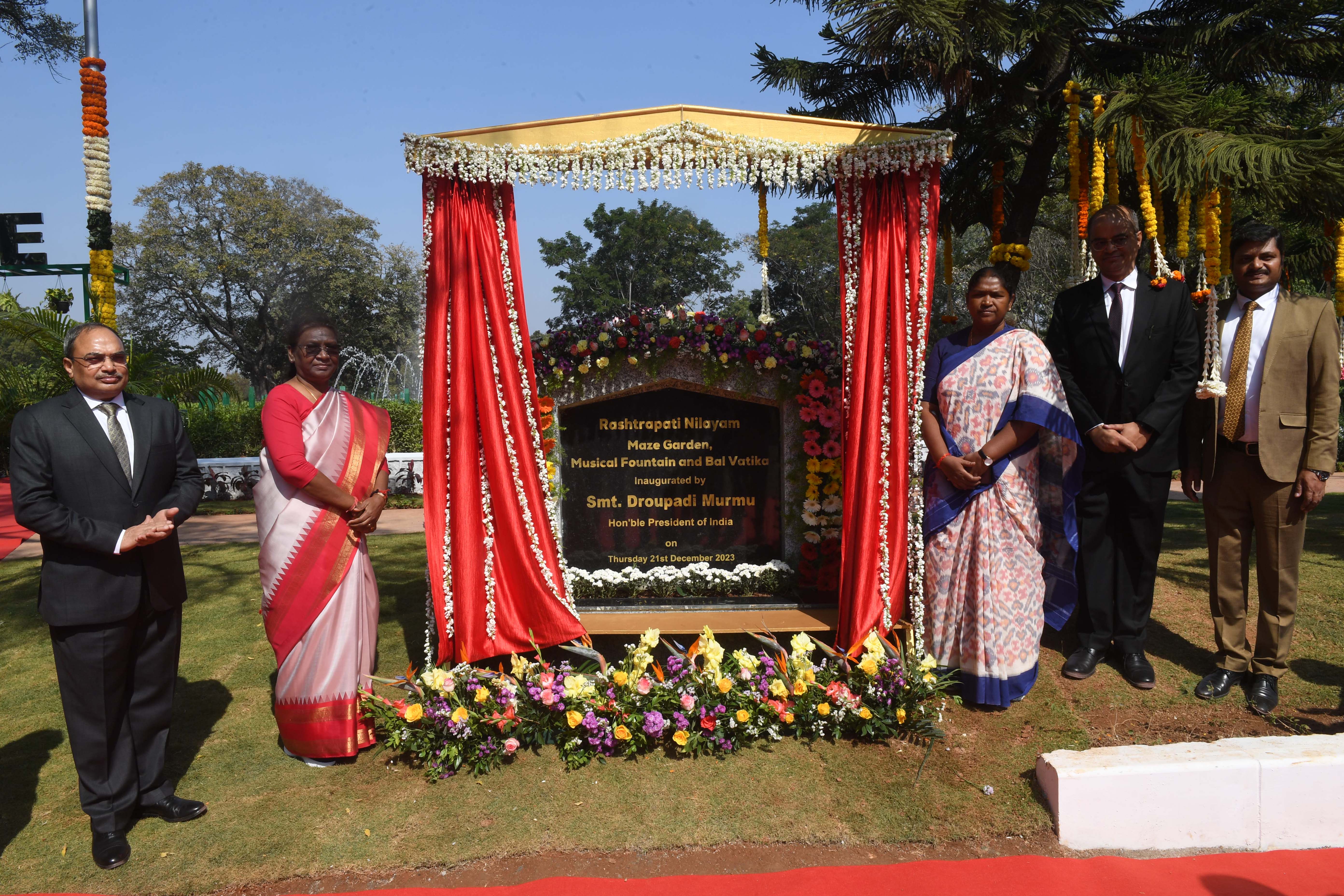 The President of India, Smt Droupadi Murmu inaugurated Maze Garden and Children’s park at Rashtrapati Nilayam on December 21, 2023.