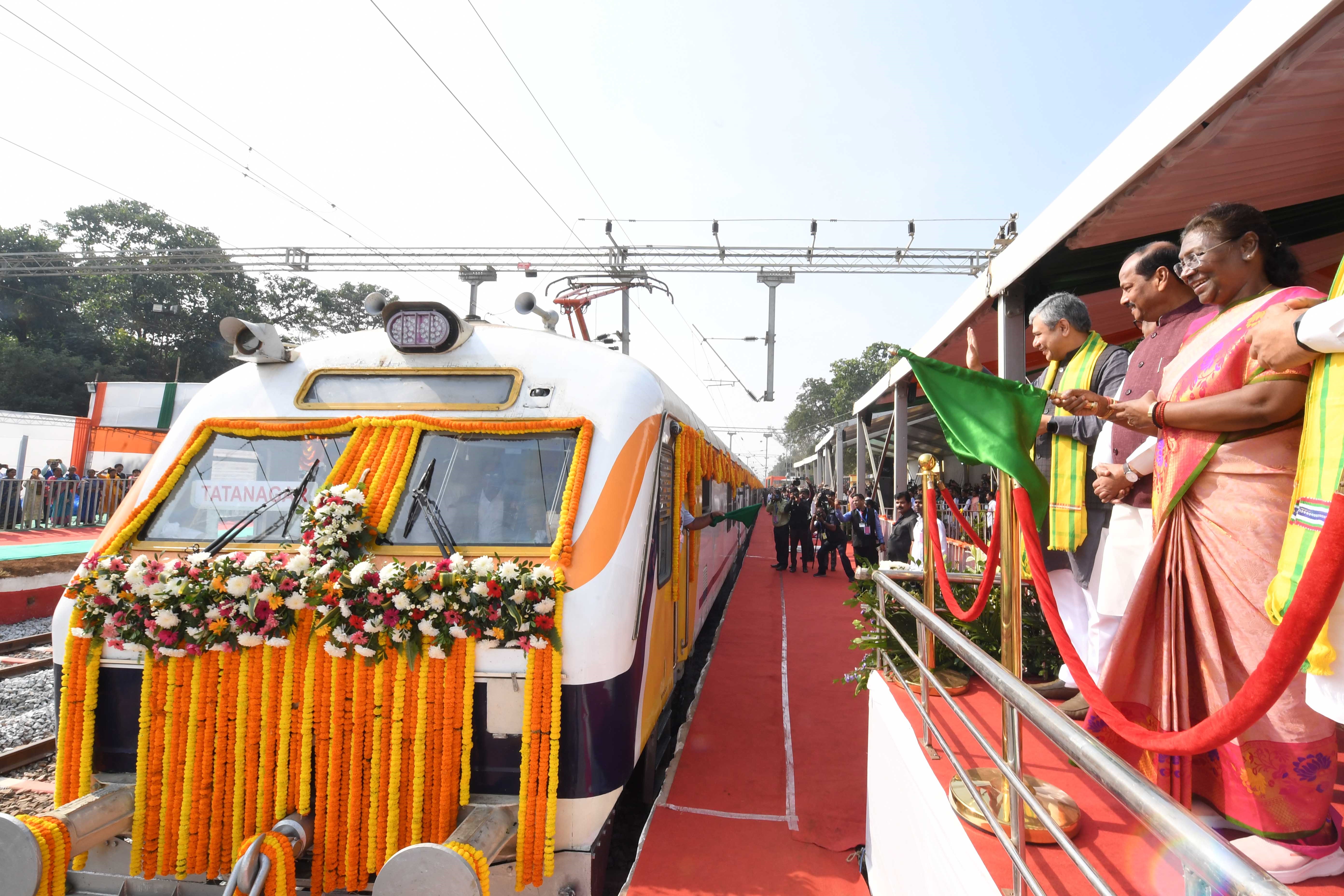 The President of India, Smt Droupadi Murmu flagged off three new trains namely Badampahar – Tatanagar MEMU; Badampahar - Rourkela Weekly Express; and Badampahar - Shalimar Weekly Express from Badampahar Railway Station, Odisha on November 21, 2023.